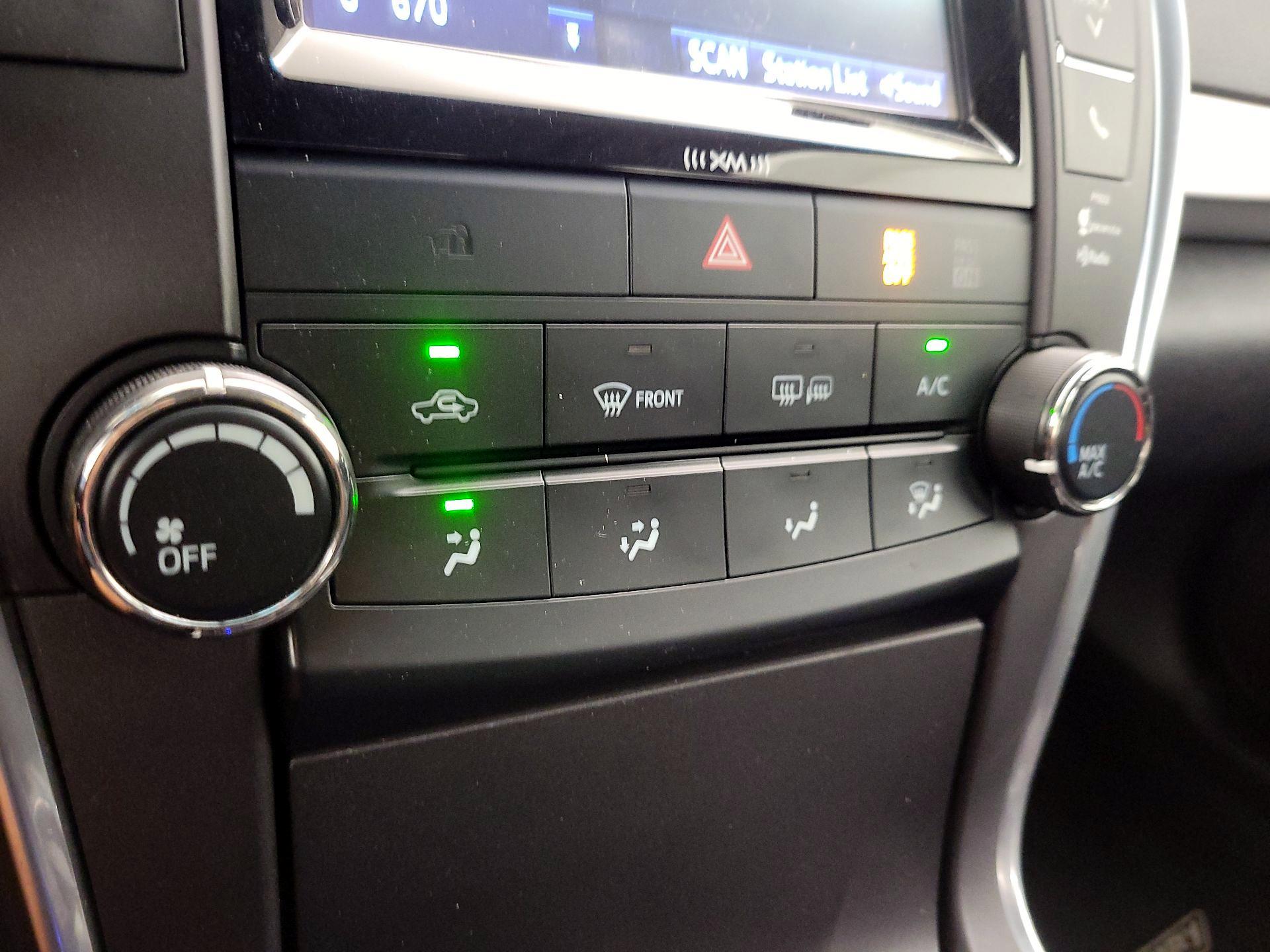 Thumbnail: 2017 Toyota Camry - 16