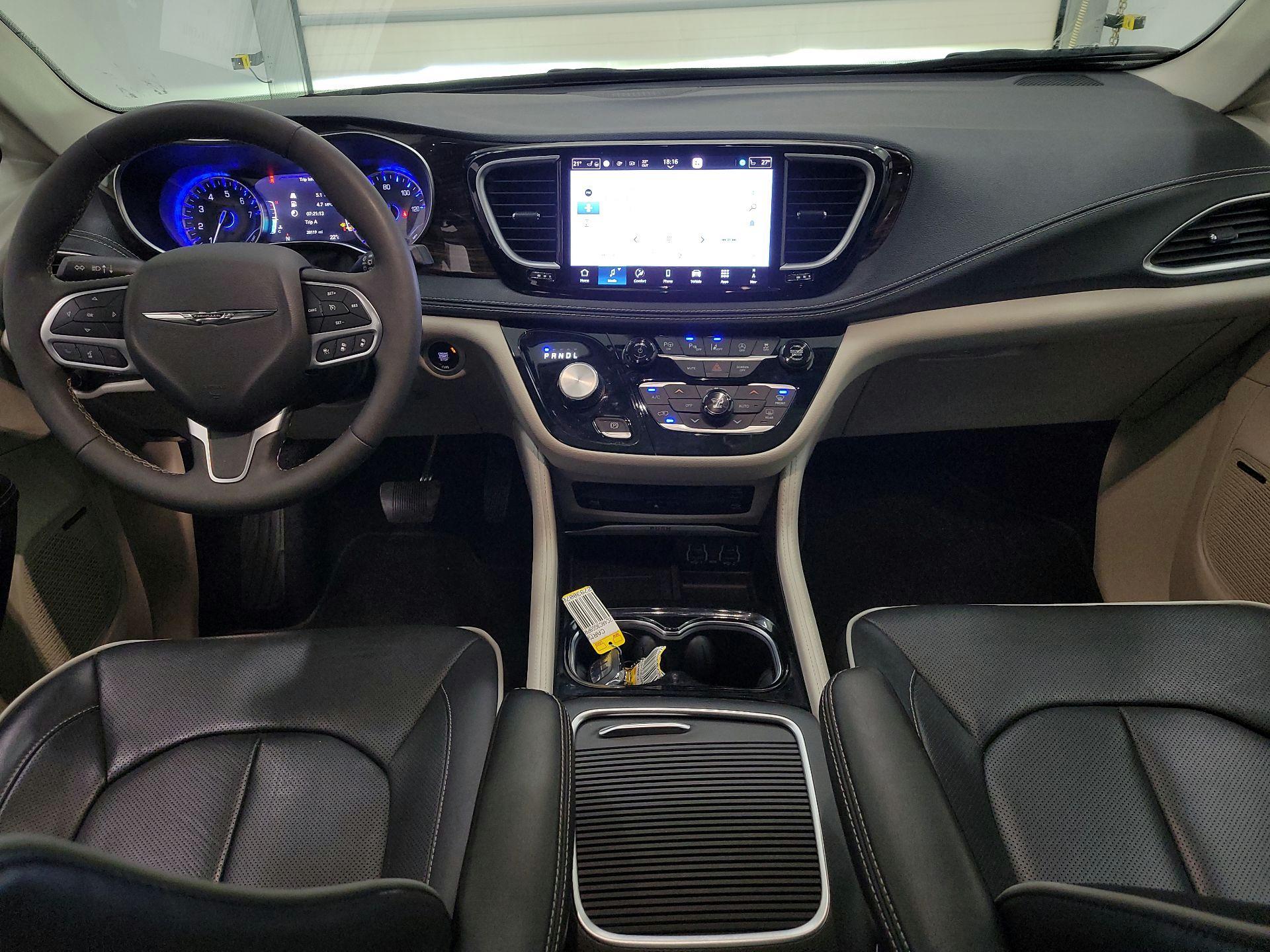 Thumbnail: 2023 Chrysler Pacifica - 9