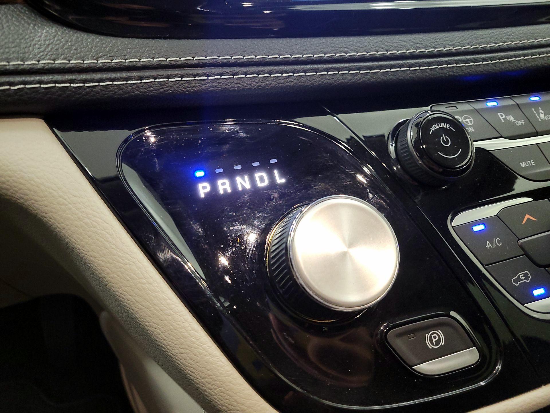 Thumbnail: 2023 Chrysler Pacifica - 17