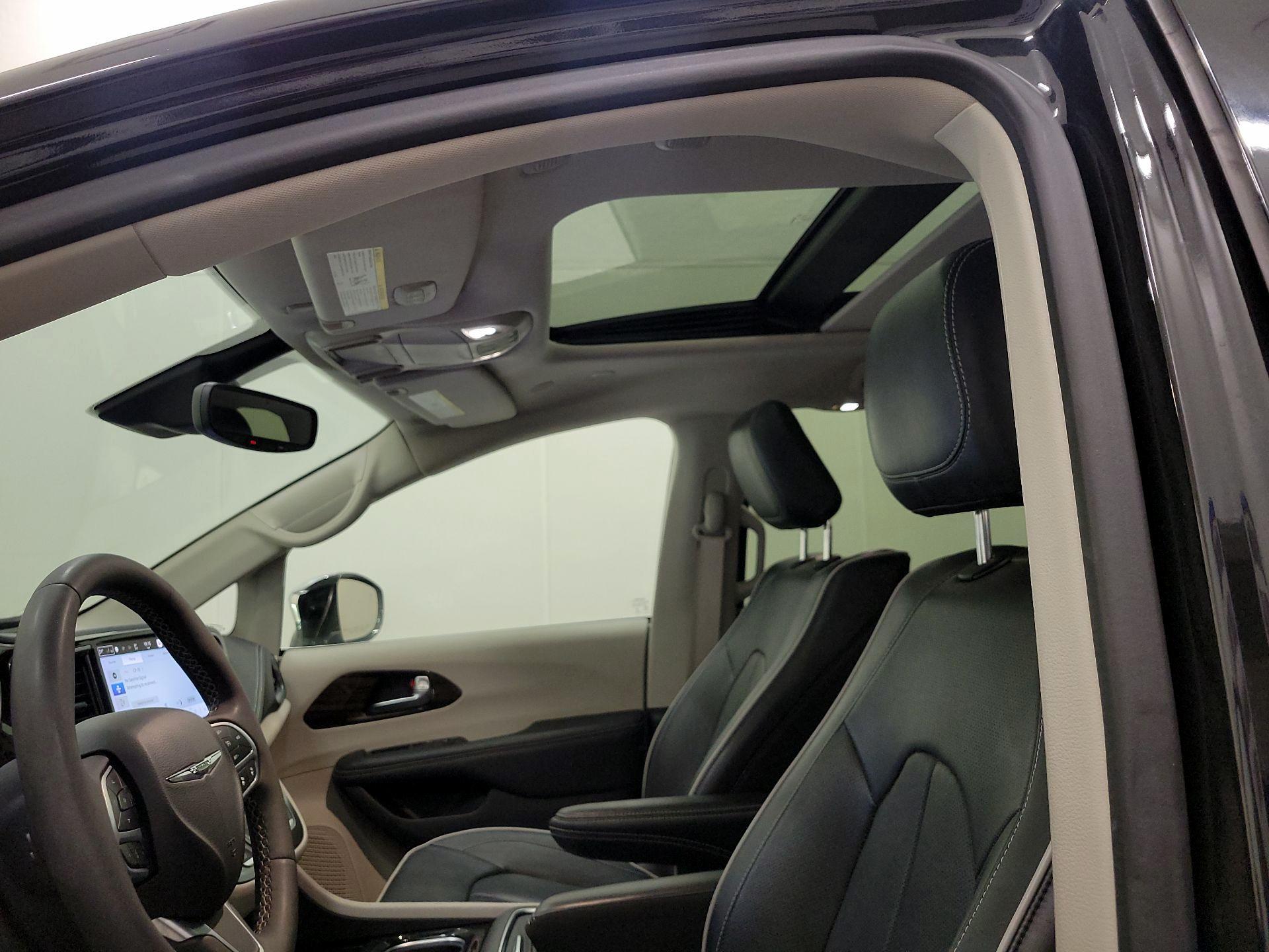 Thumbnail: 2023 Chrysler Pacifica - 19