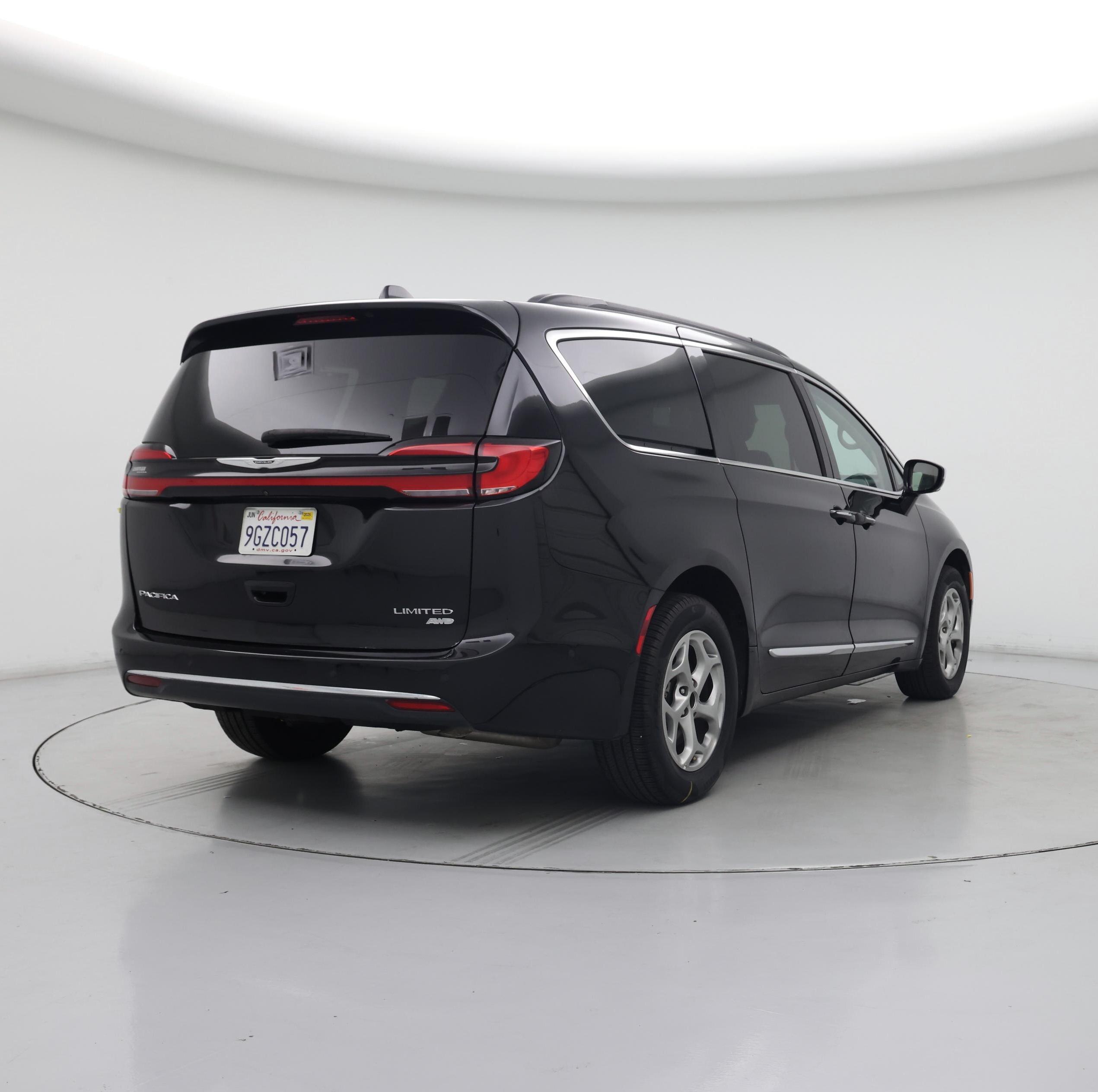 Thumbnail: 2023 Chrysler Pacifica - 8