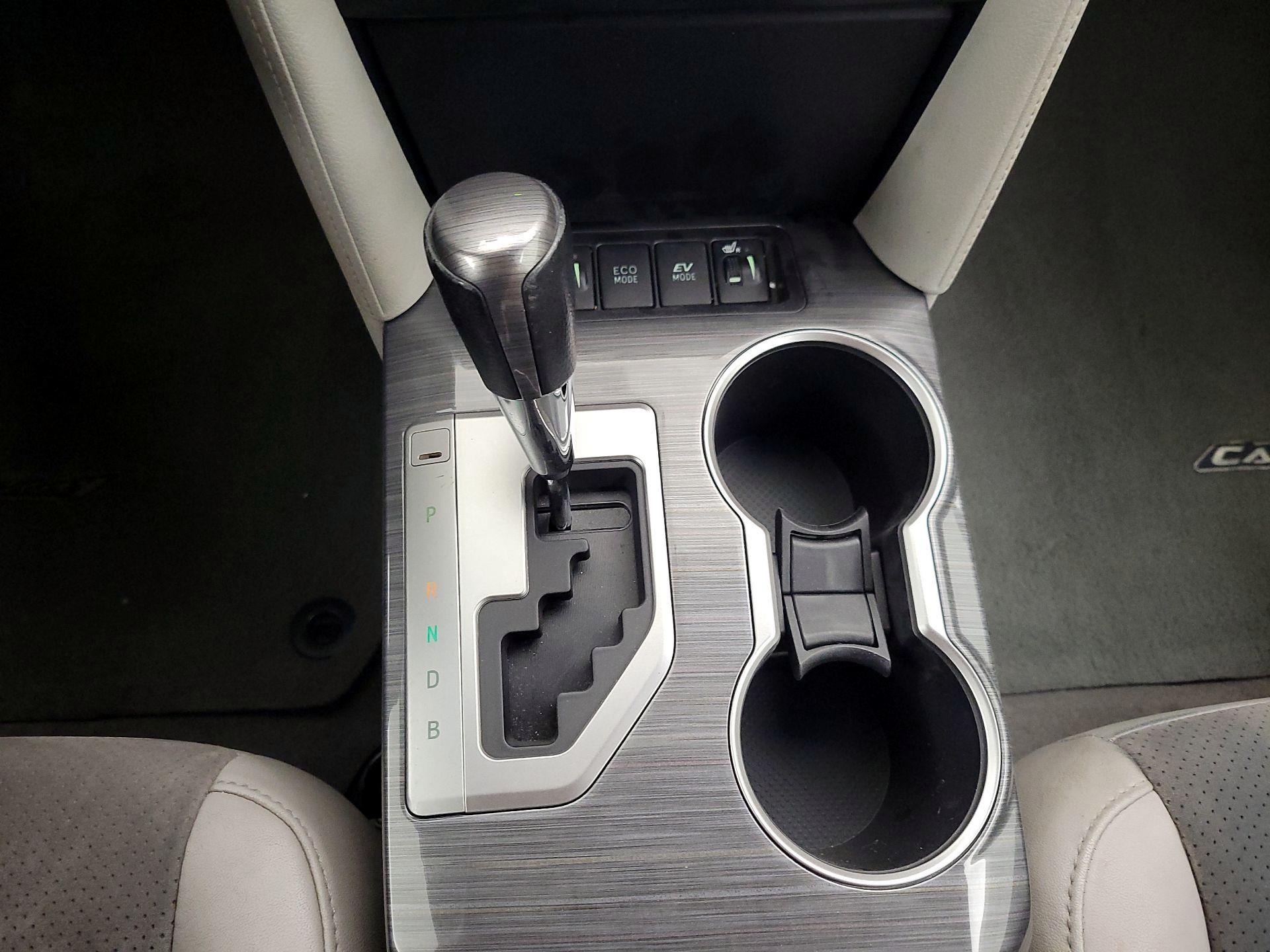 Thumbnail: 2014 Toyota Camry - 18