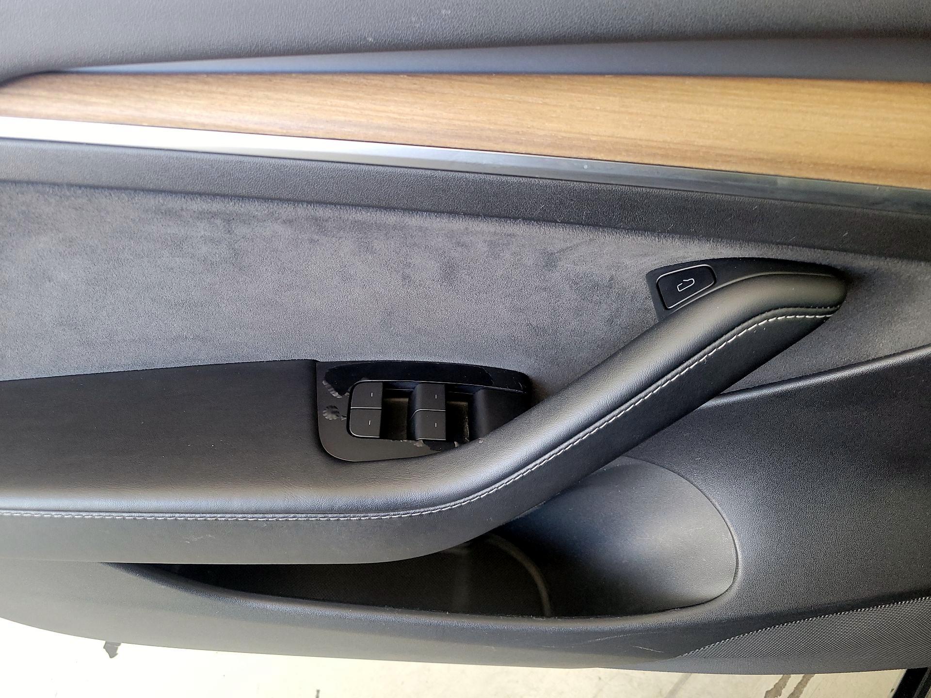 Thumbnail: 2022 Tesla Model 3 - 12