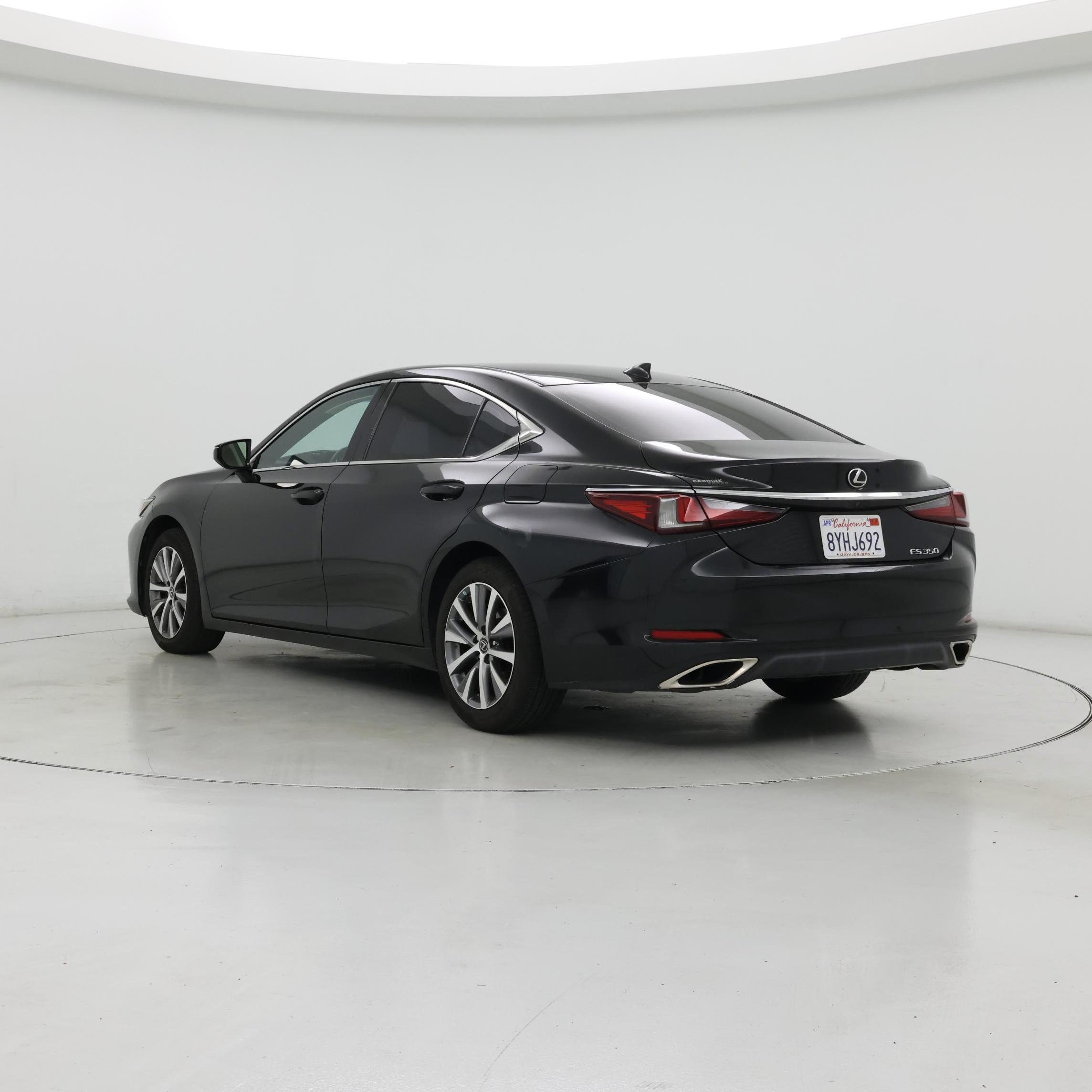 Thumbnail: 2019 Lexus ES - 2