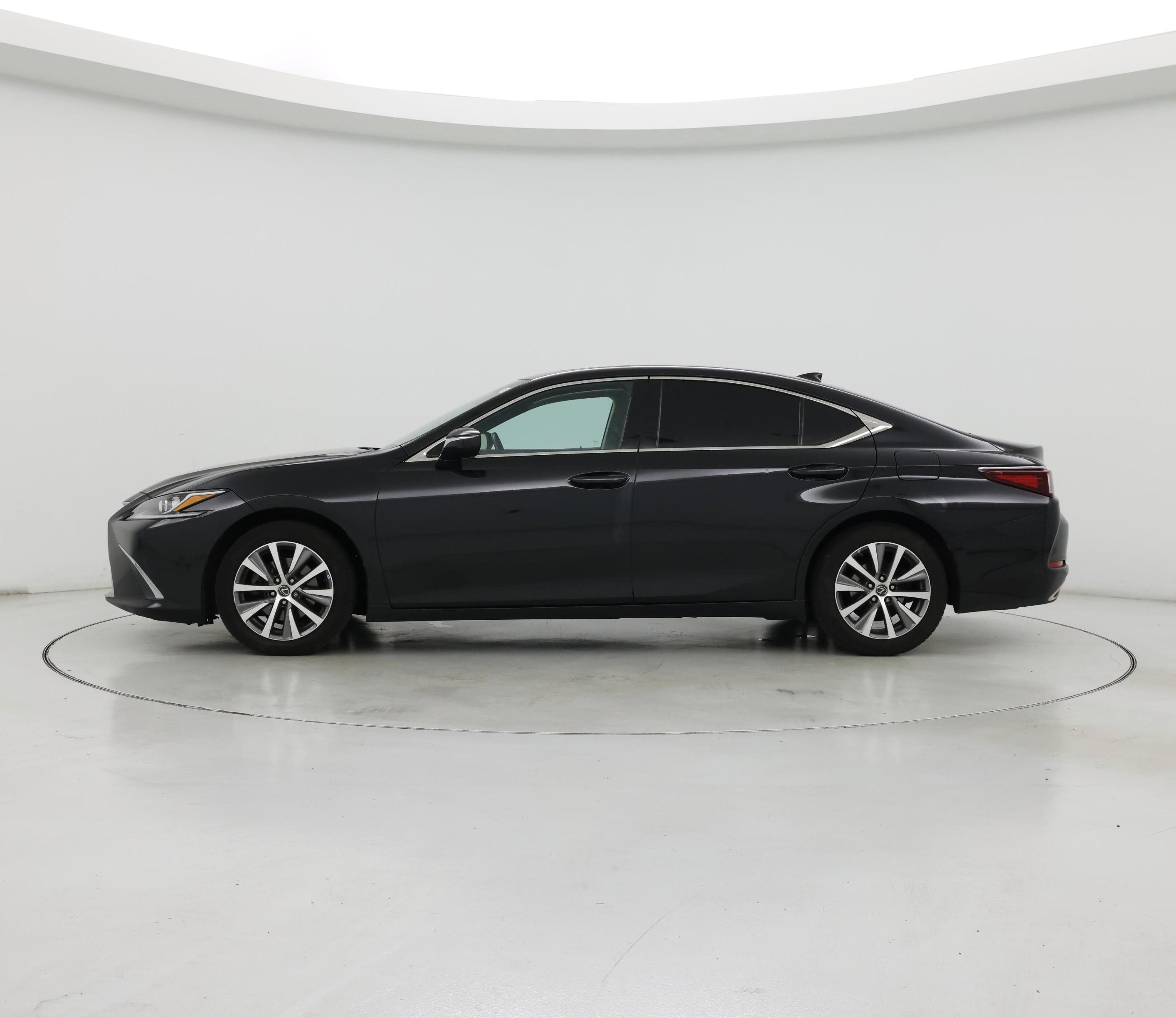 Thumbnail: 2019 Lexus ES - 3