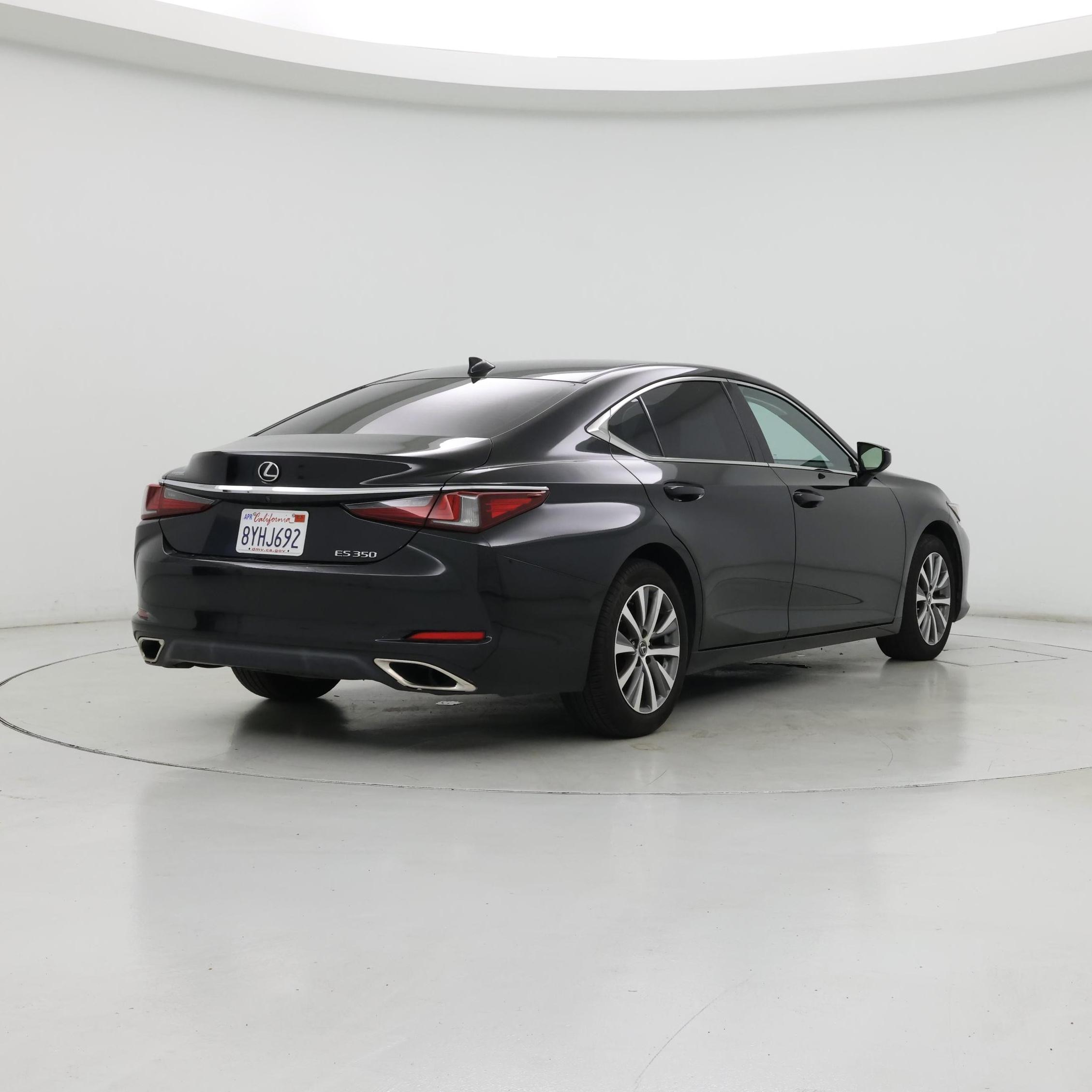 Thumbnail: 2019 Lexus ES - 8