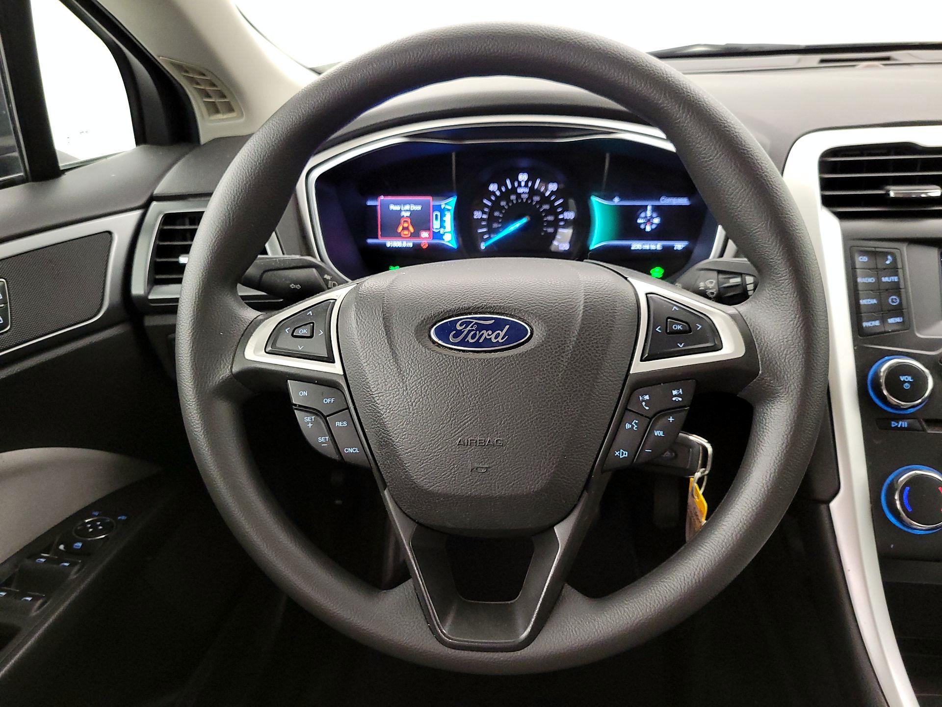 Thumbnail: 2015 Ford Fusion - 10