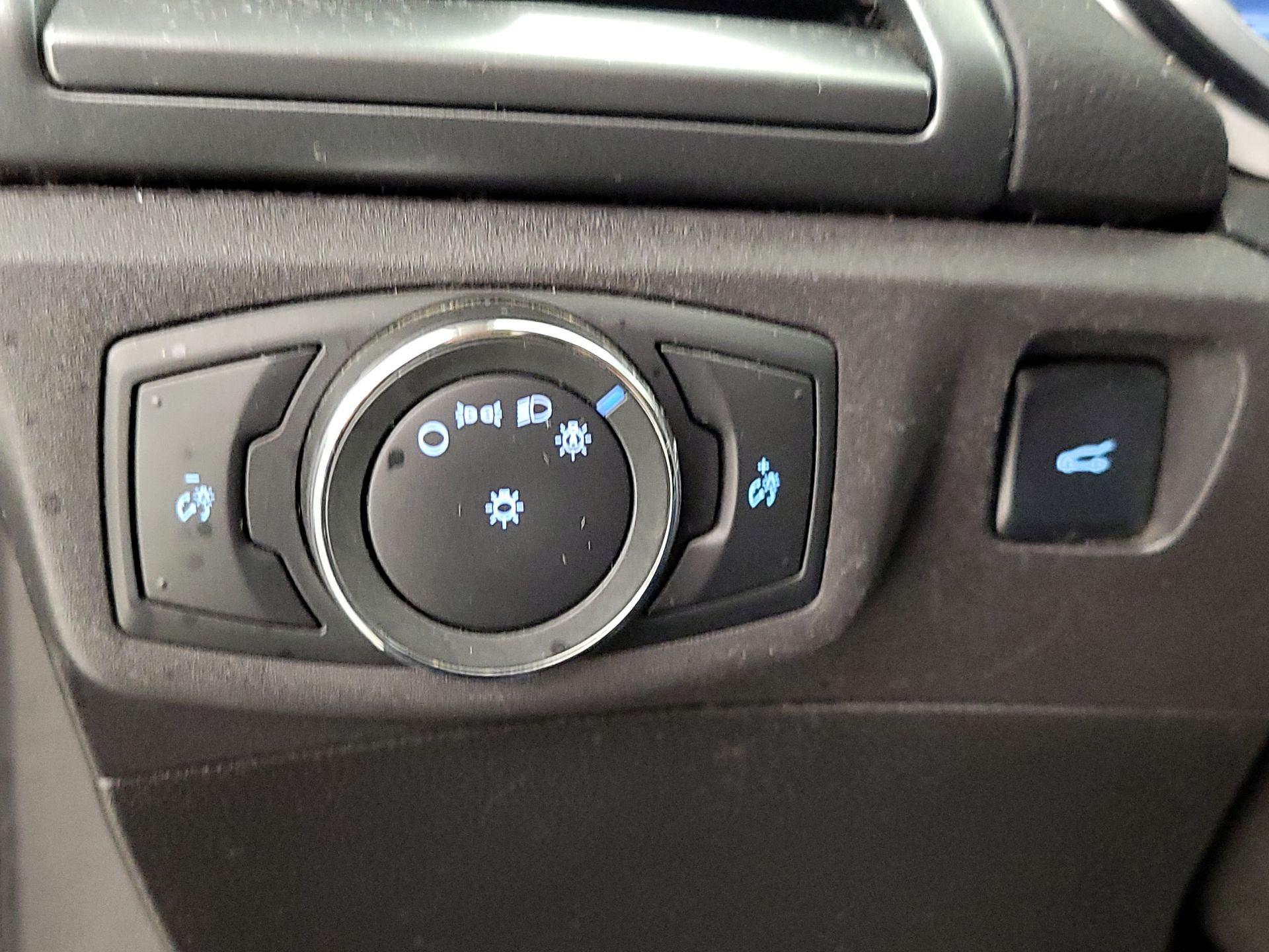 Thumbnail: 2015 Ford Fusion - 13