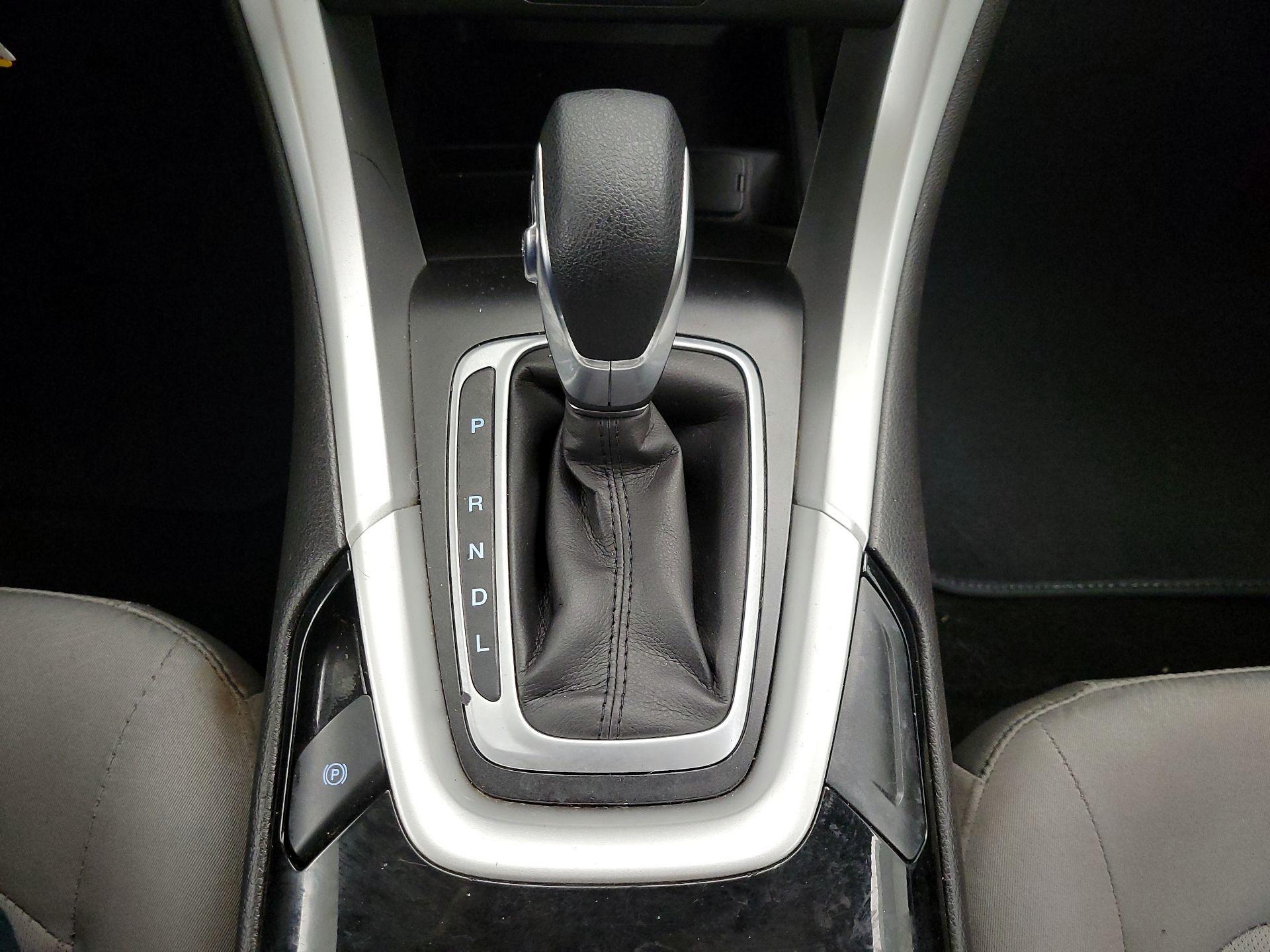 Thumbnail: 2015 Ford Fusion - 17