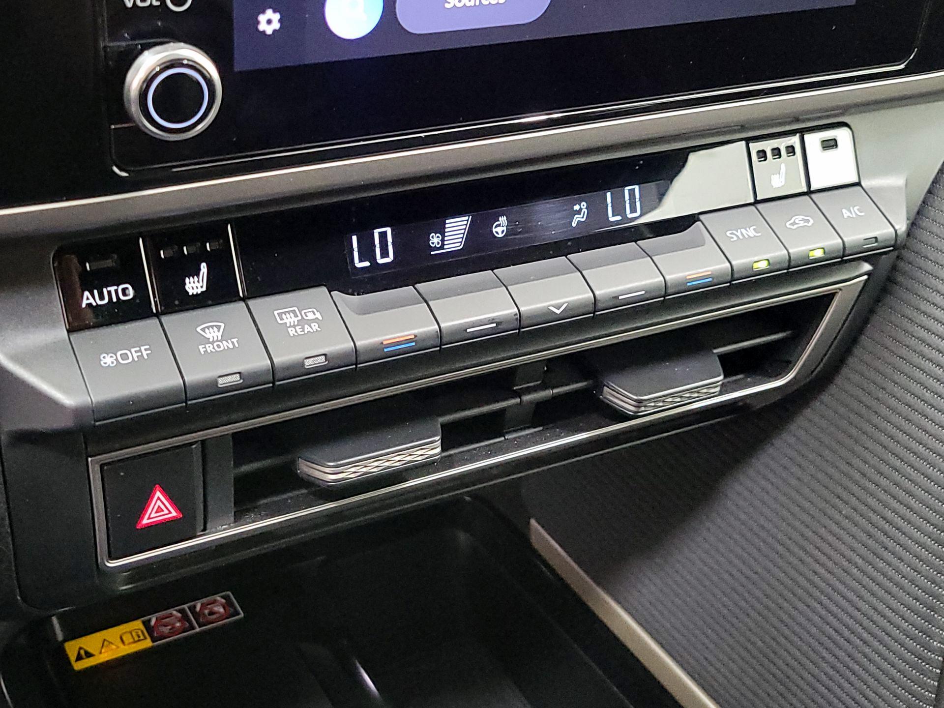 Thumbnail: 2025 Toyota Camry - 16
