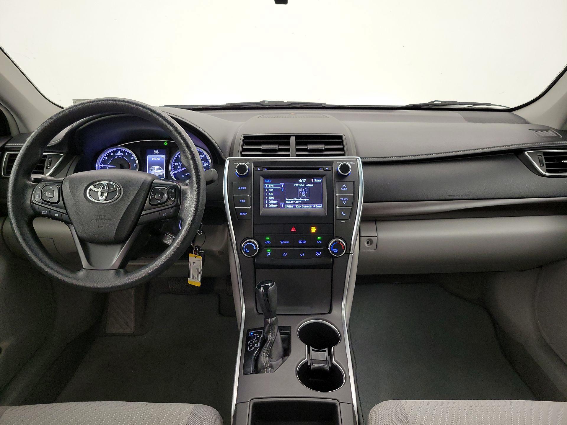 Thumbnail: 2017 Toyota Camry - 9