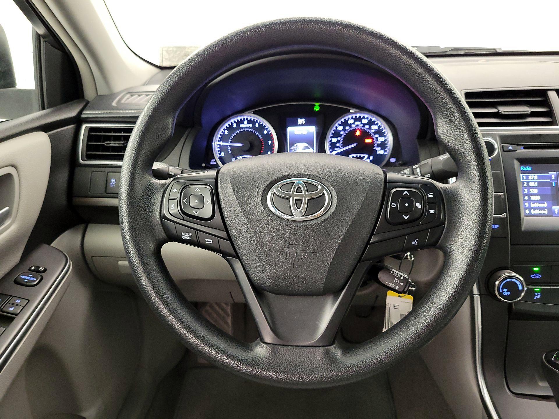 Thumbnail: 2017 Toyota Camry - 10