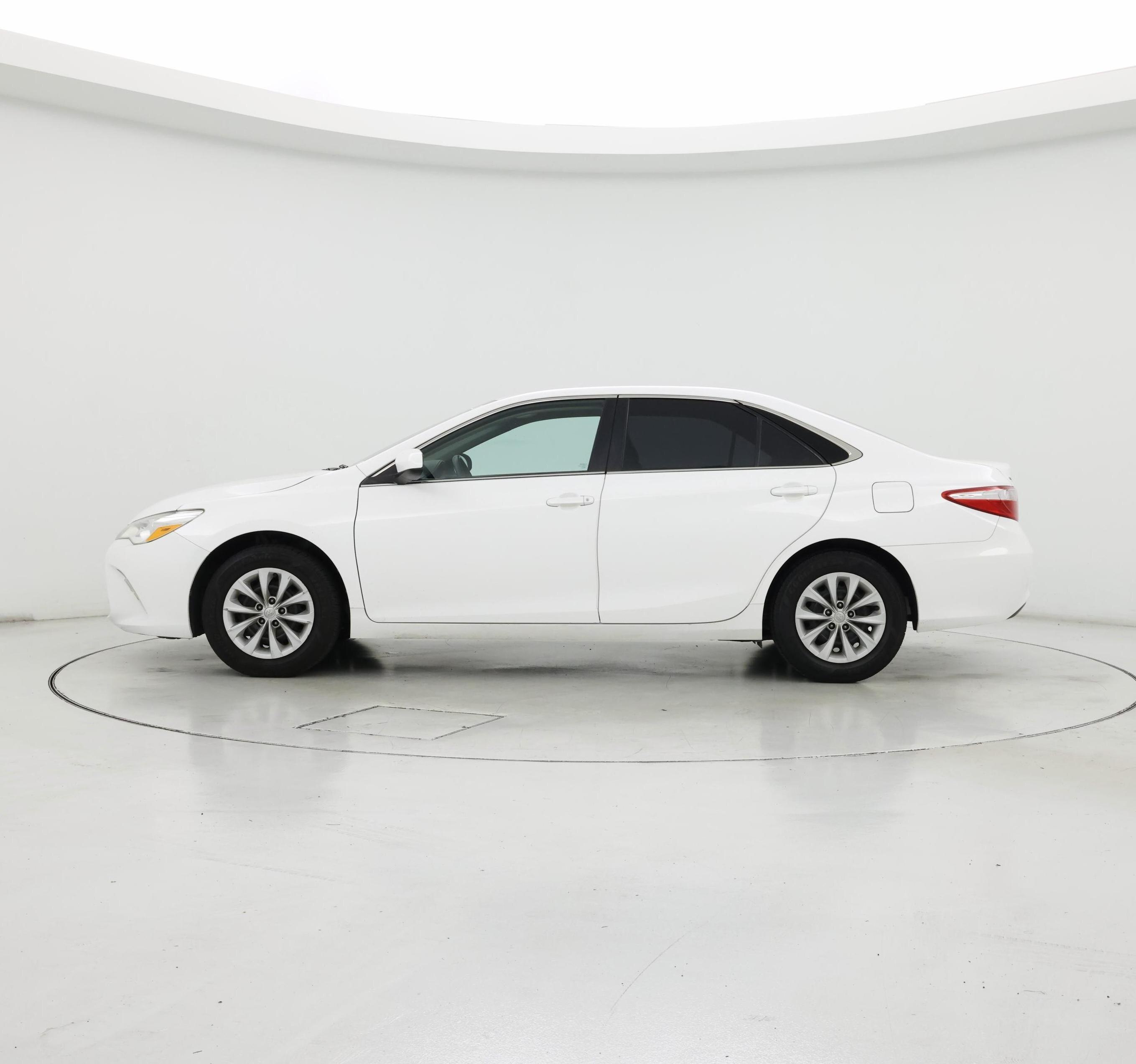 Thumbnail: 2017 Toyota Camry - 3