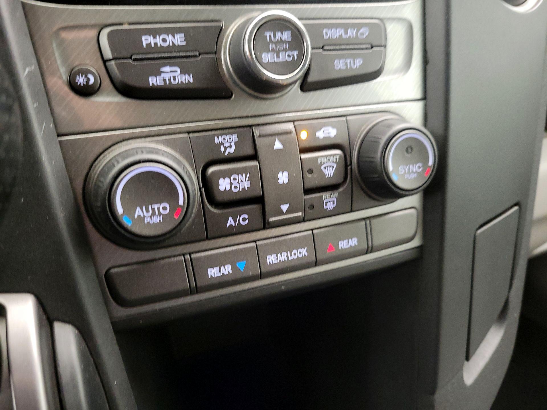 Thumbnail: 2015 Honda Pilot - 16