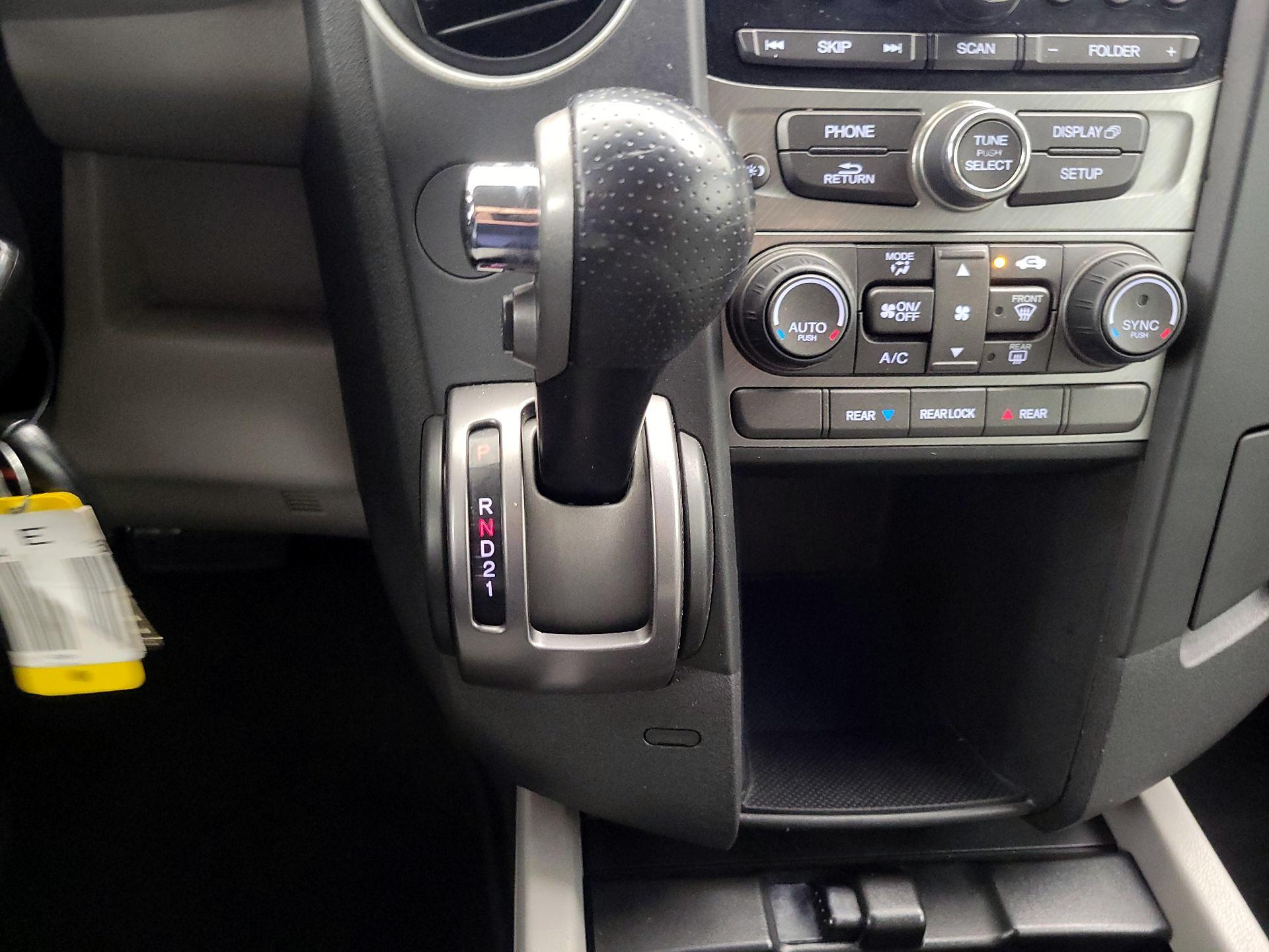 Thumbnail: 2015 Honda Pilot - 17