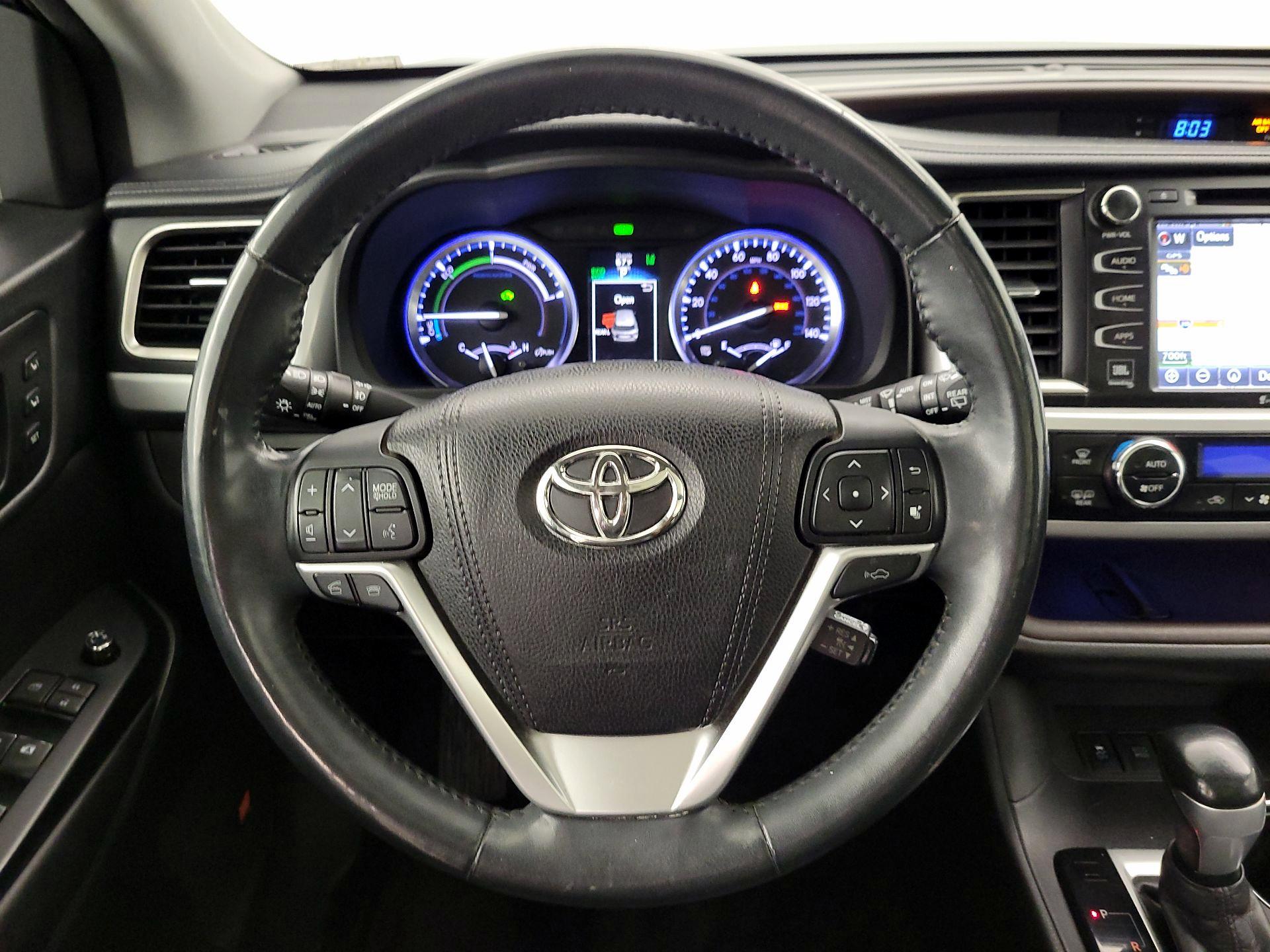 Thumbnail: 2016 Toyota Highlander - 10
