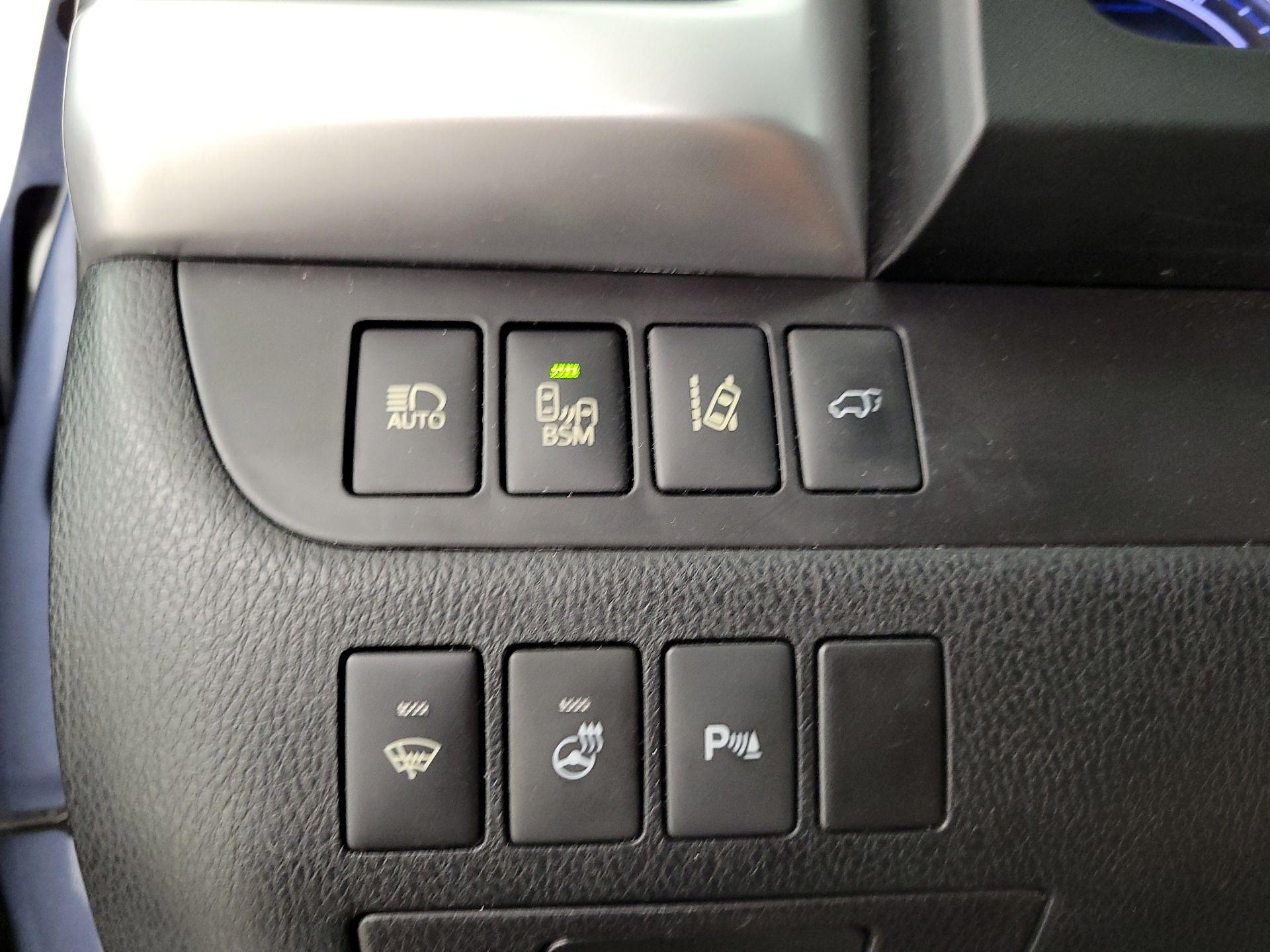 Thumbnail: 2016 Toyota Highlander - 13