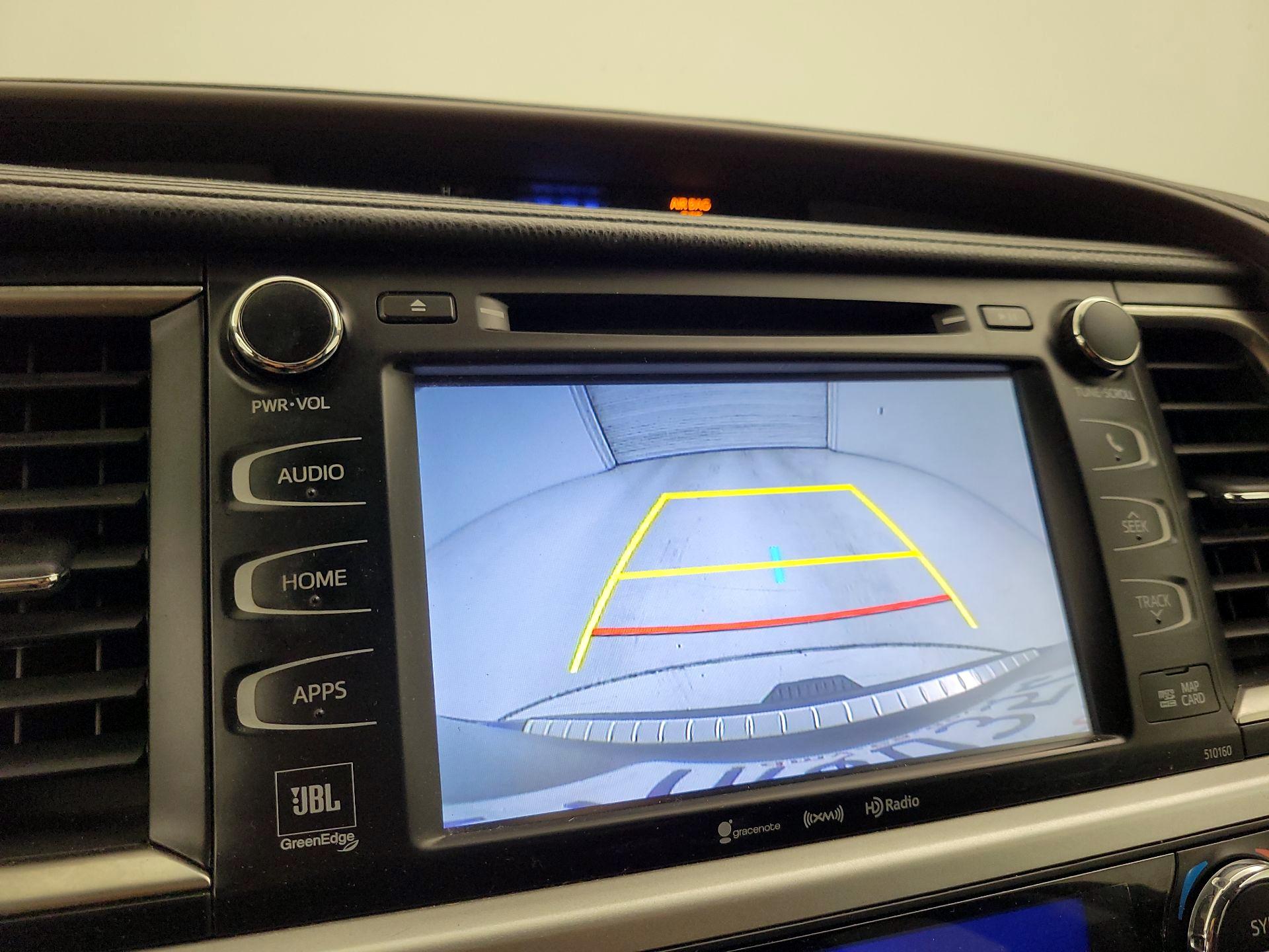 Thumbnail: 2016 Toyota Highlander - 15