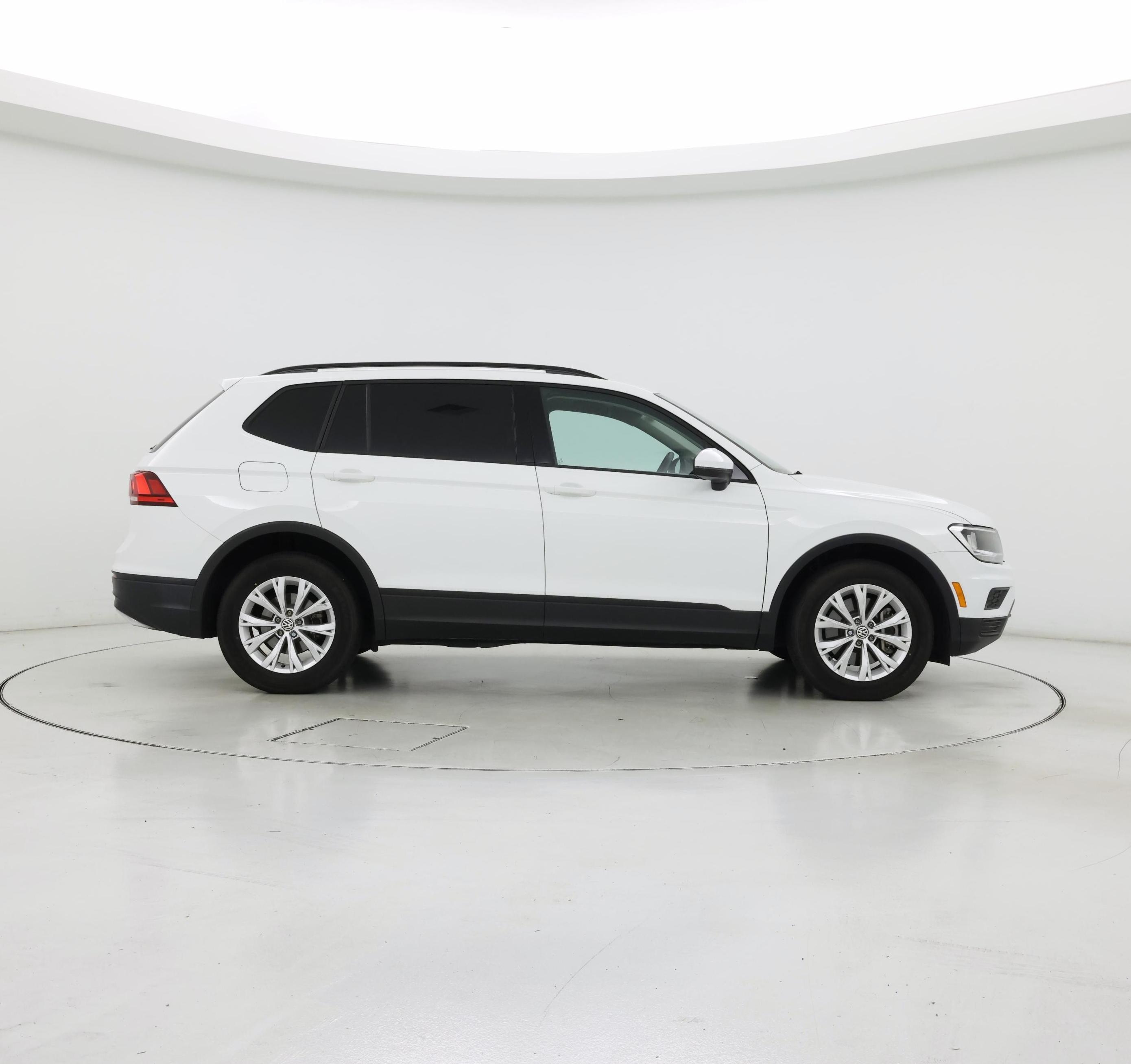 Thumbnail: 2019 Volkswagen Tiguan - 7