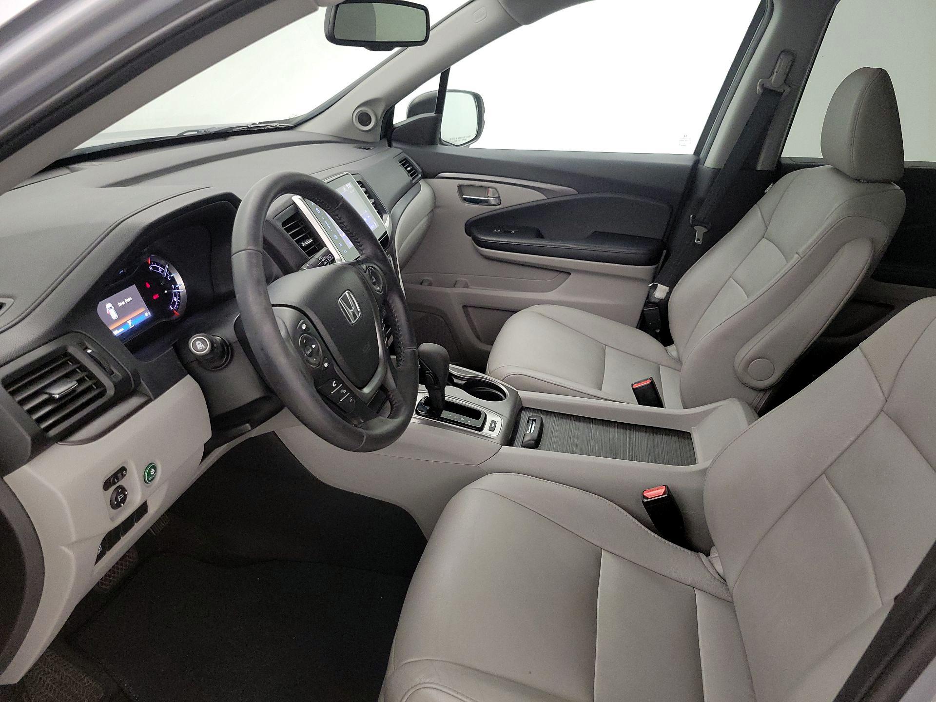 Thumbnail: 2017 Honda Pilot - 11