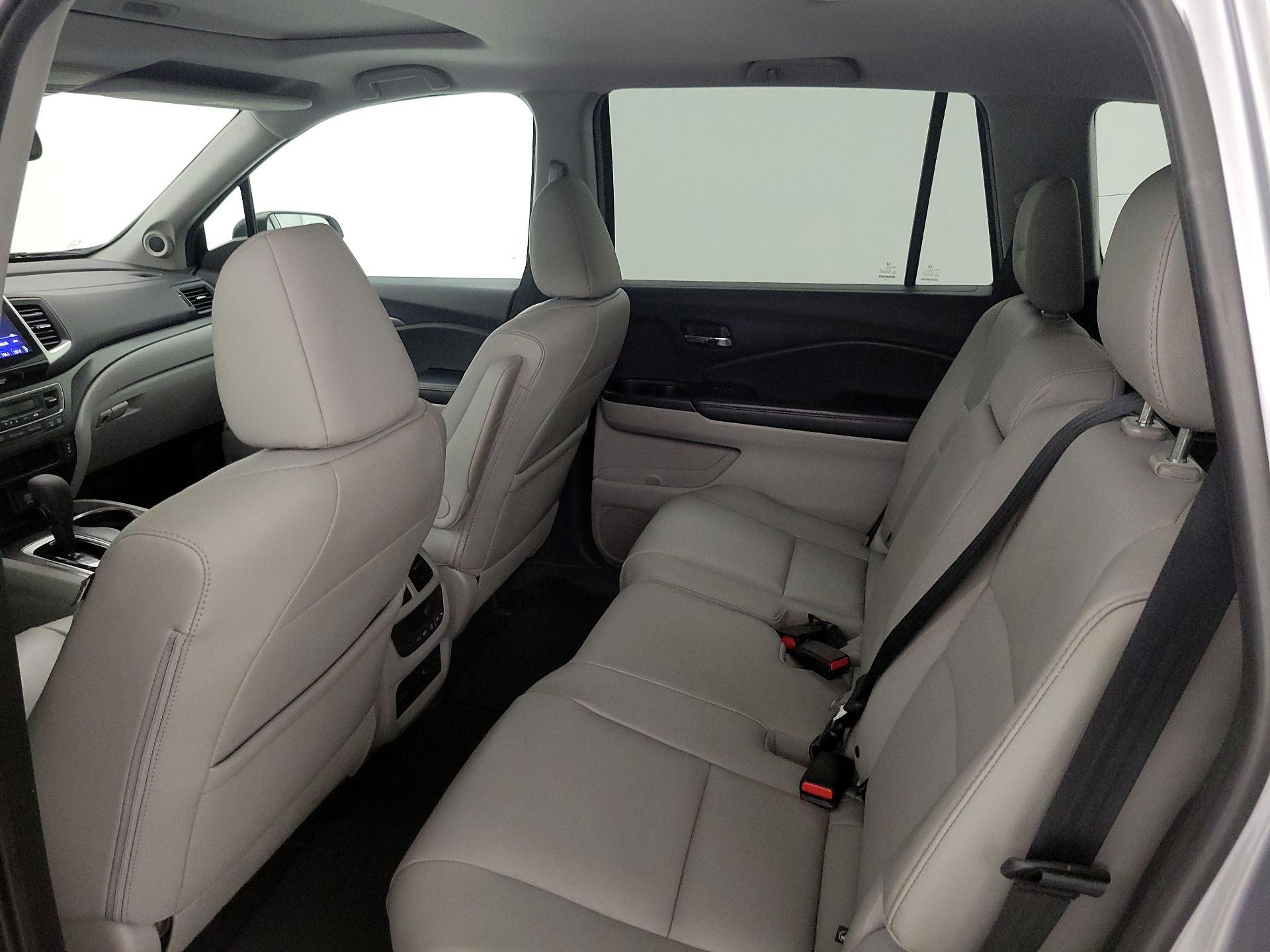 Thumbnail: 2017 Honda Pilot - 20