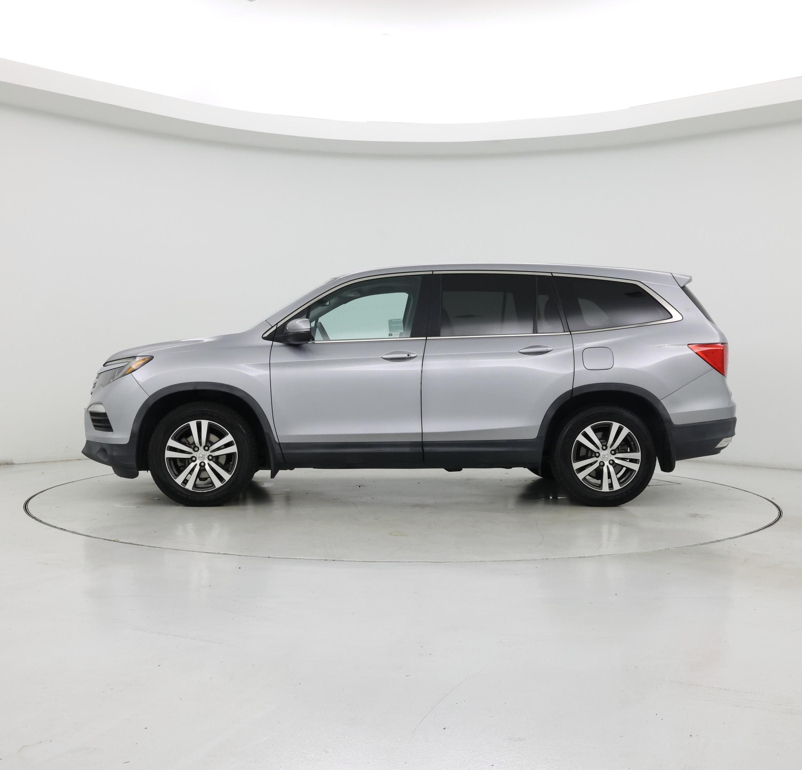 Thumbnail: 2017 Honda Pilot - 3