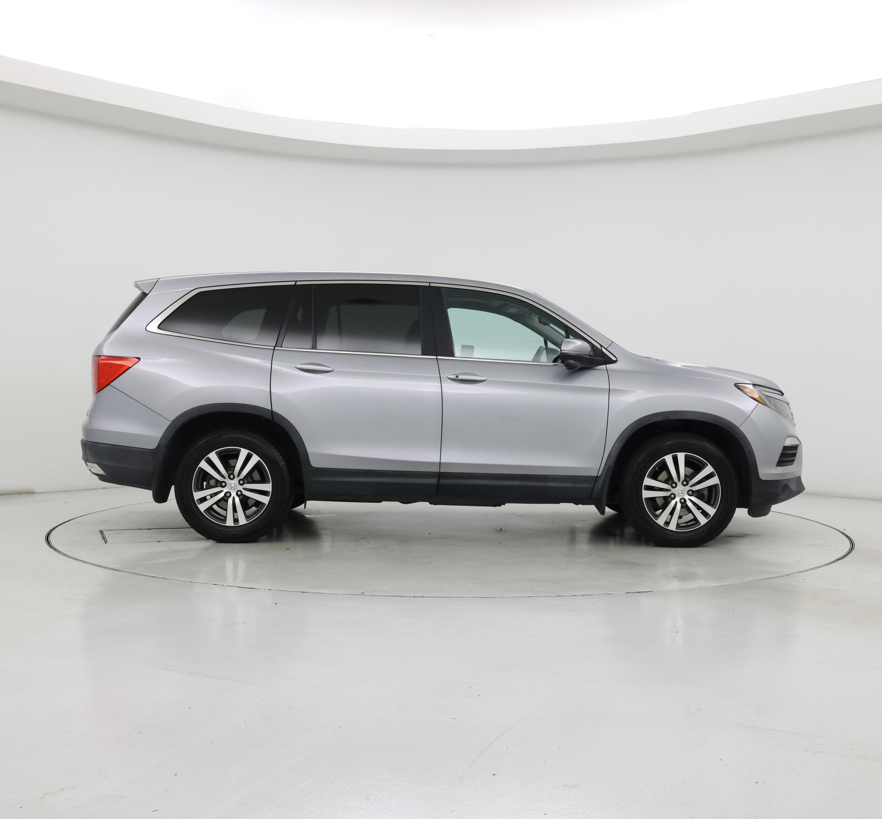 Thumbnail: 2017 Honda Pilot - 7