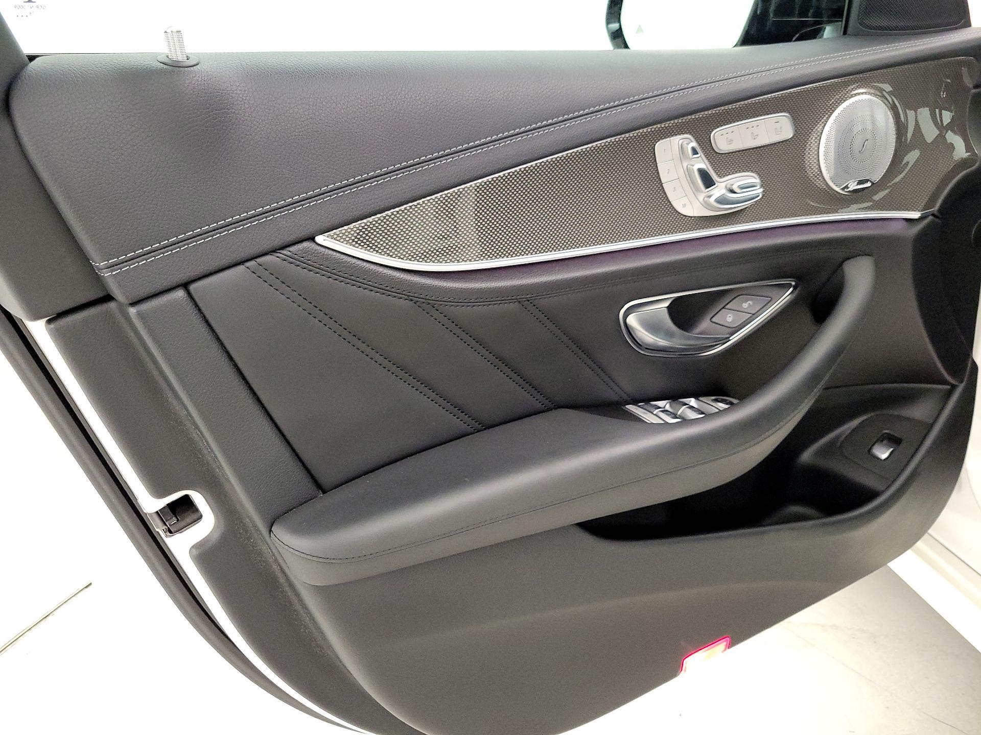 Thumbnail: 2017 Mercedes-Benz E-Class - 12