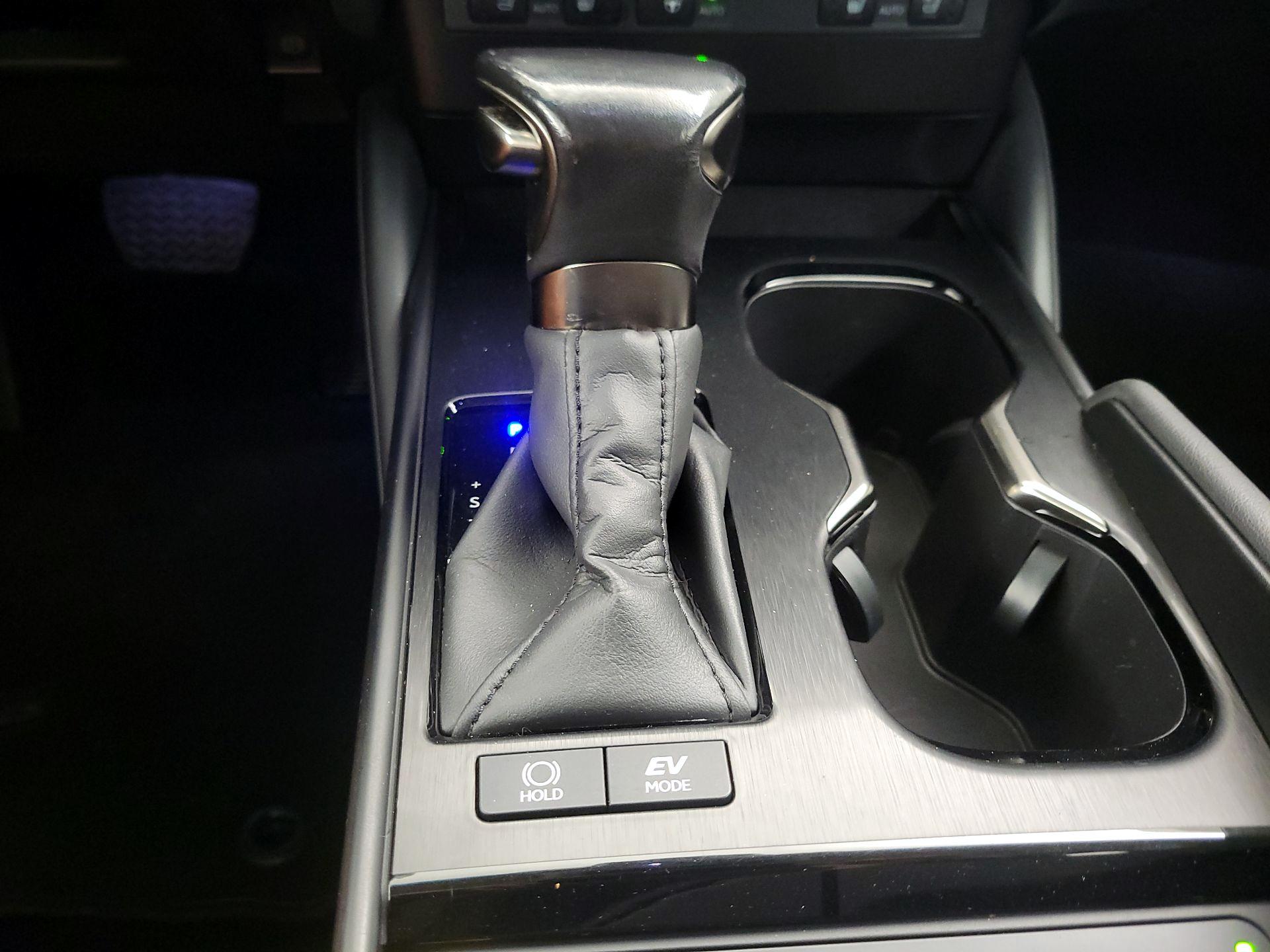 Thumbnail: 2024 Lexus ES - 17