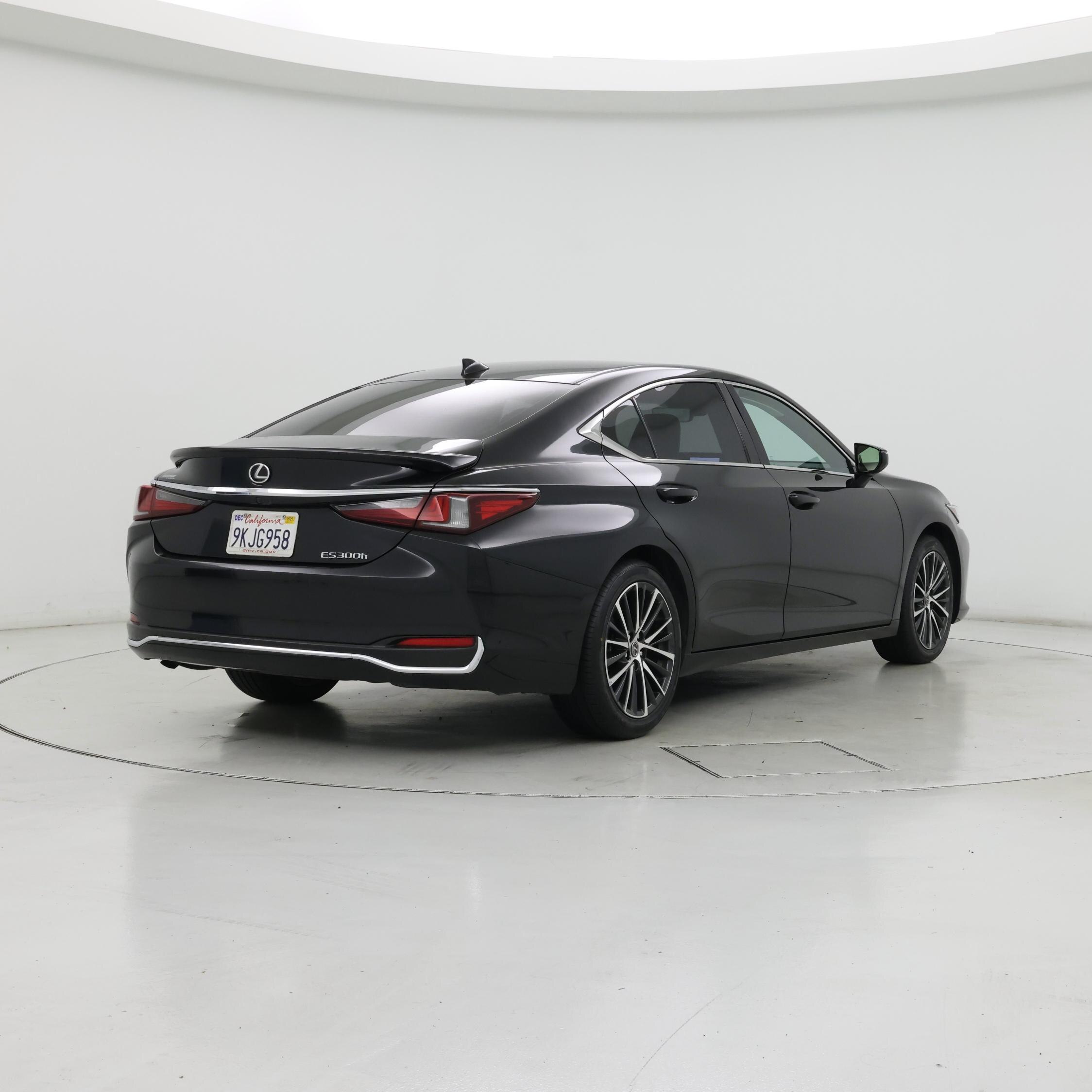 Thumbnail: 2024 Lexus ES - 8