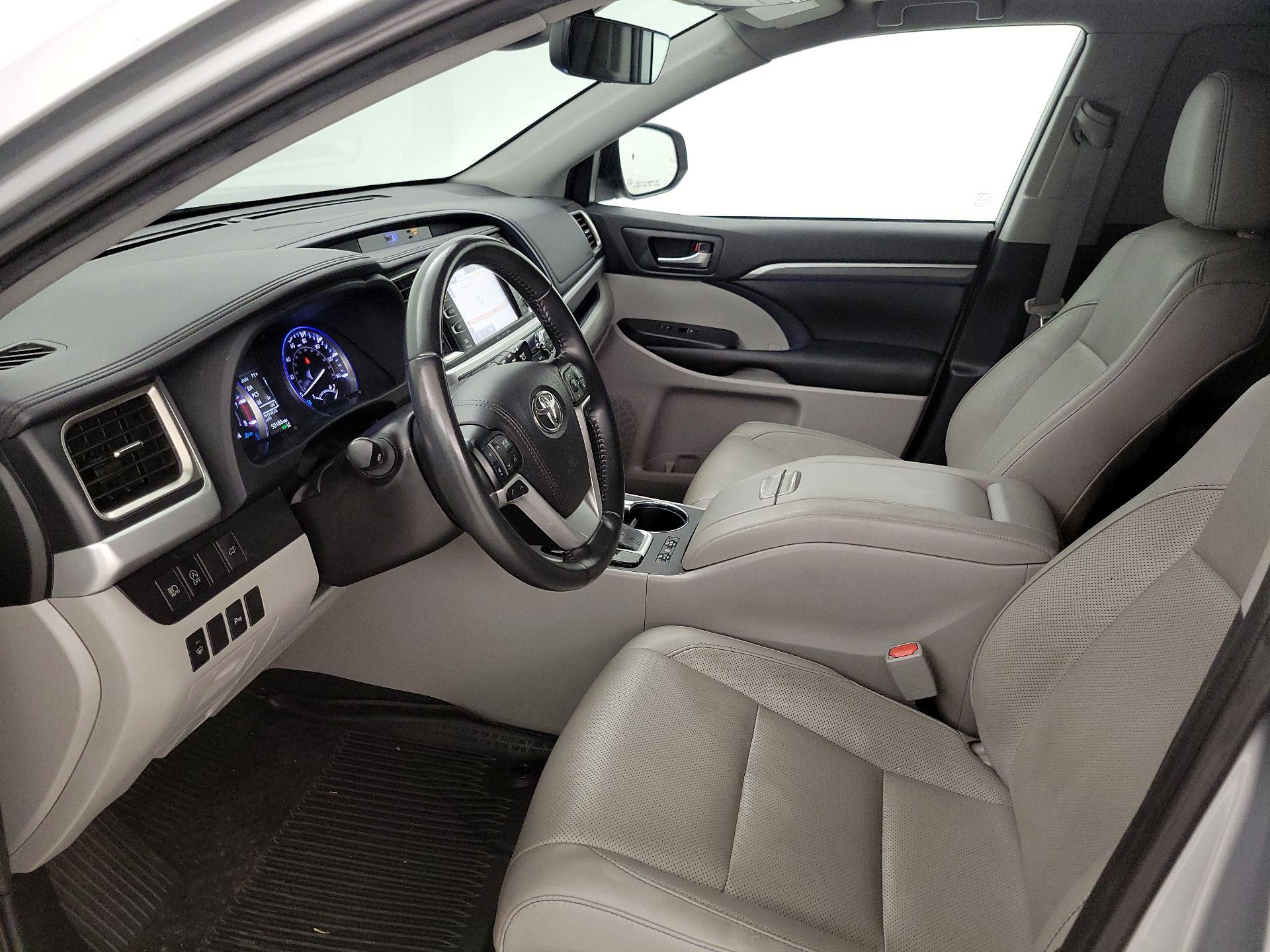 Thumbnail: 2019 Toyota Highlander - 11