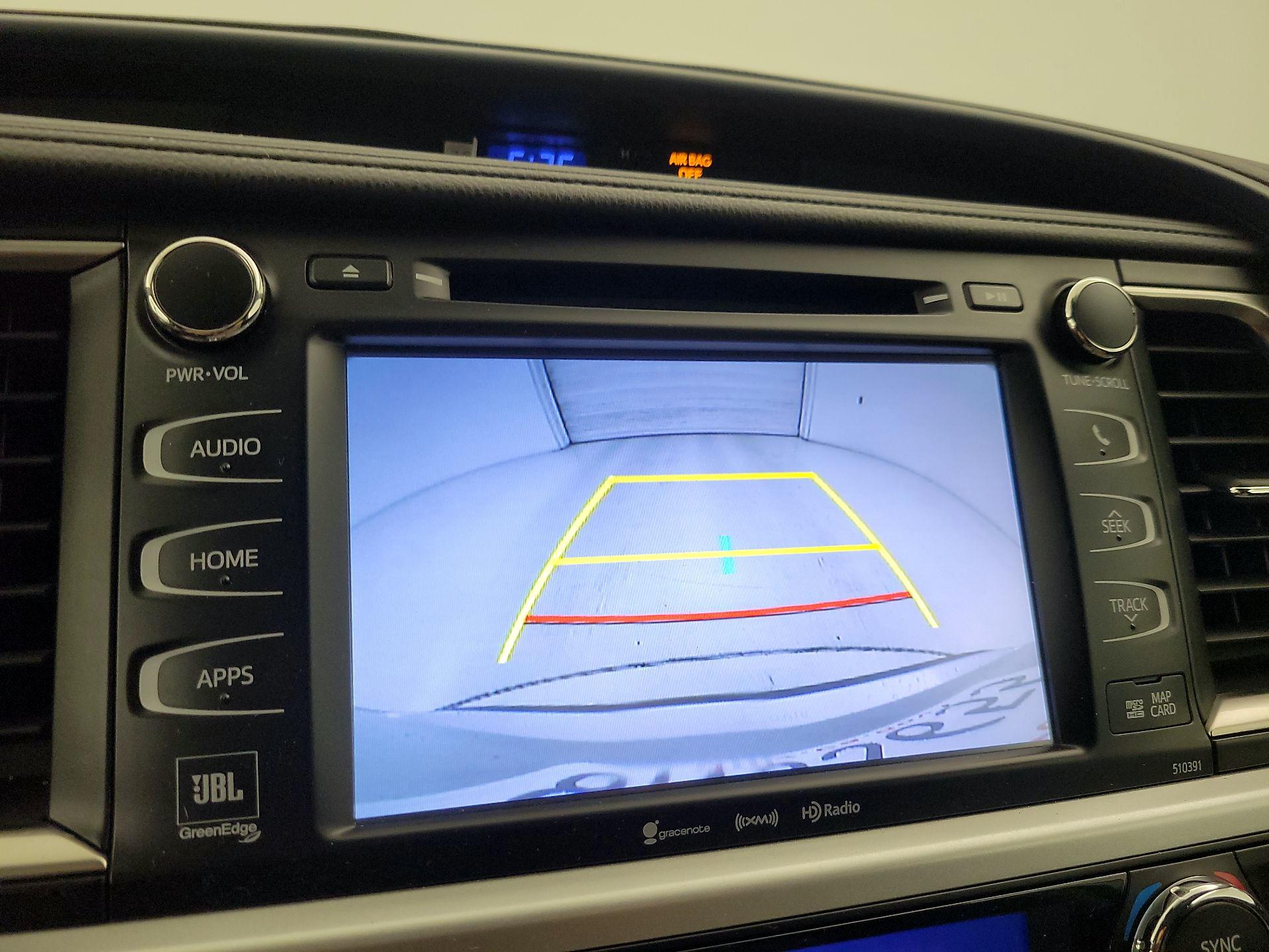 Thumbnail: 2019 Toyota Highlander - 15