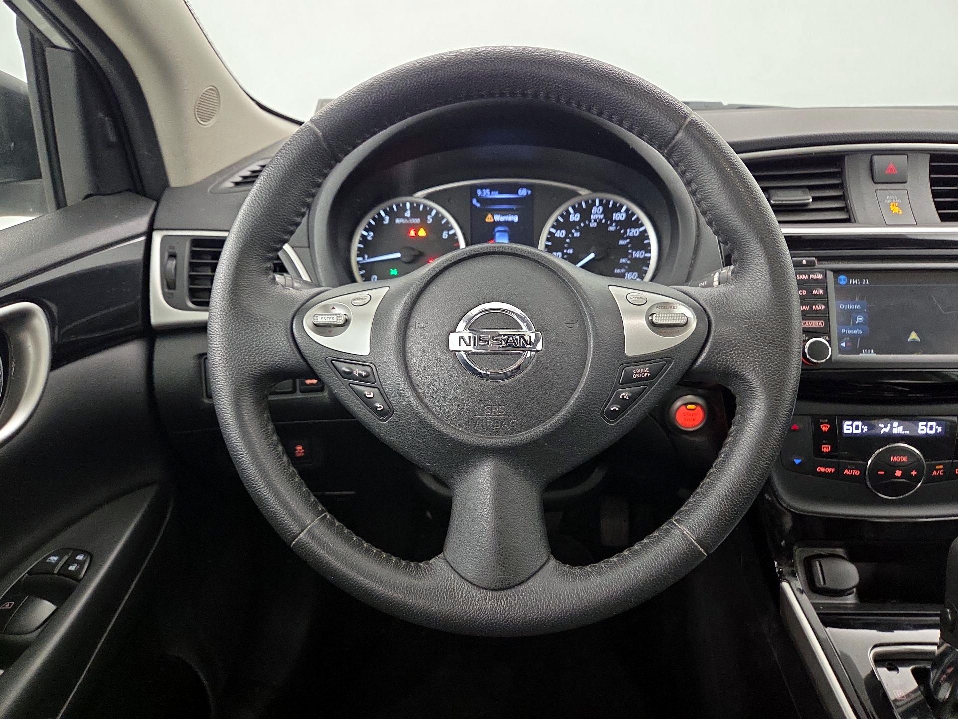 Thumbnail: 2016 Nissan Sentra - 10