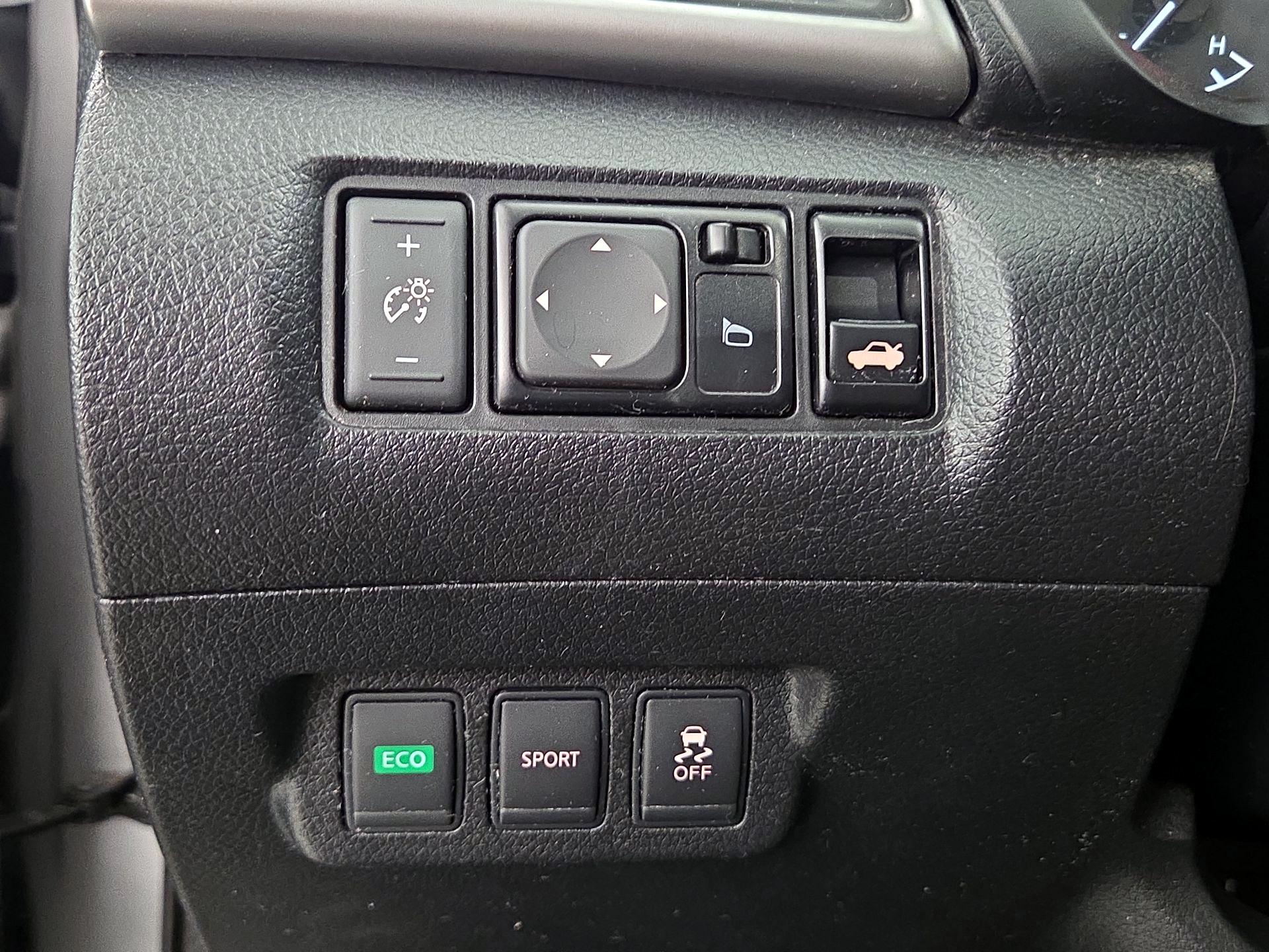 Thumbnail: 2016 Nissan Sentra - 13