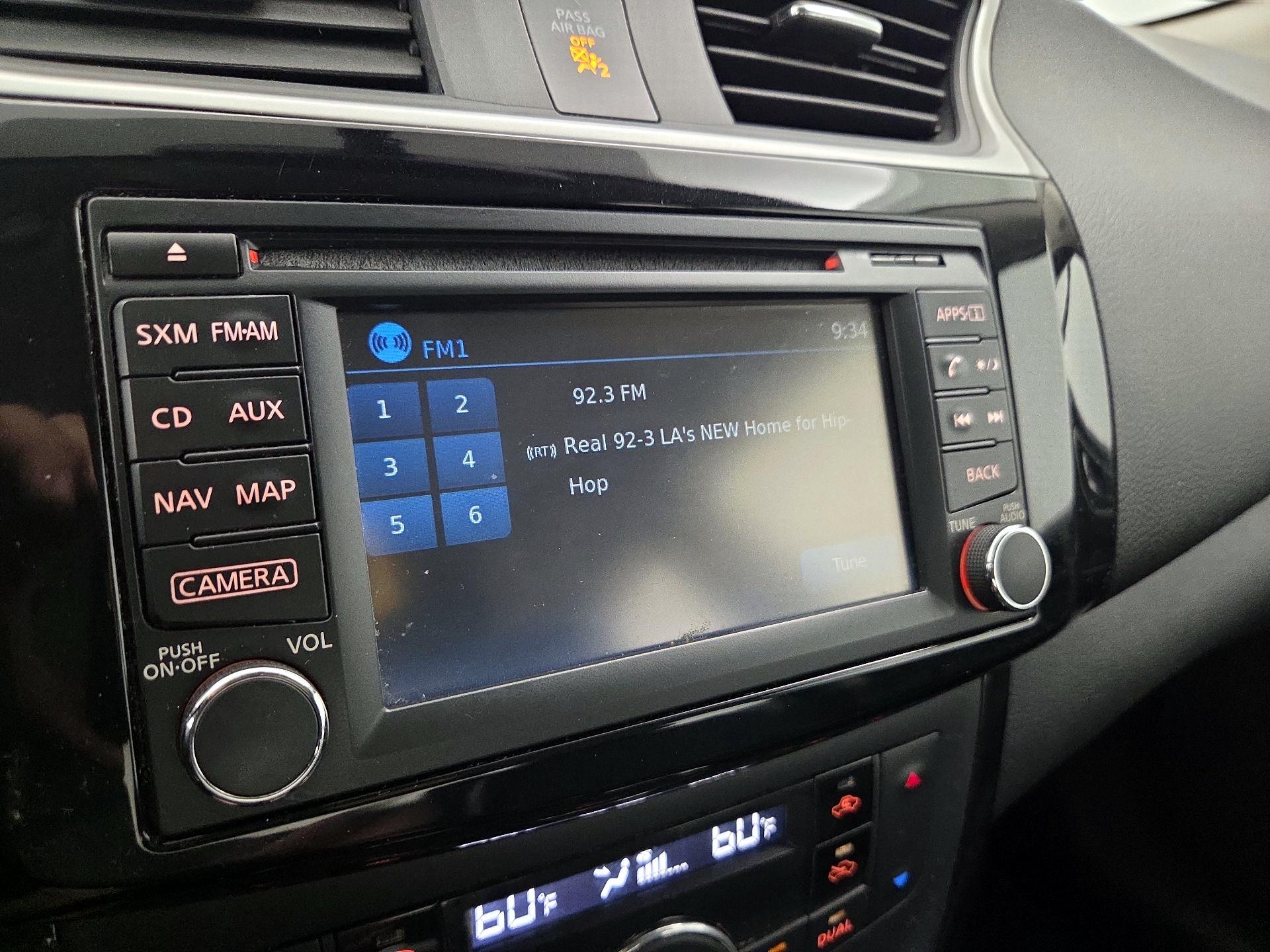 Thumbnail: 2016 Nissan Sentra - 16