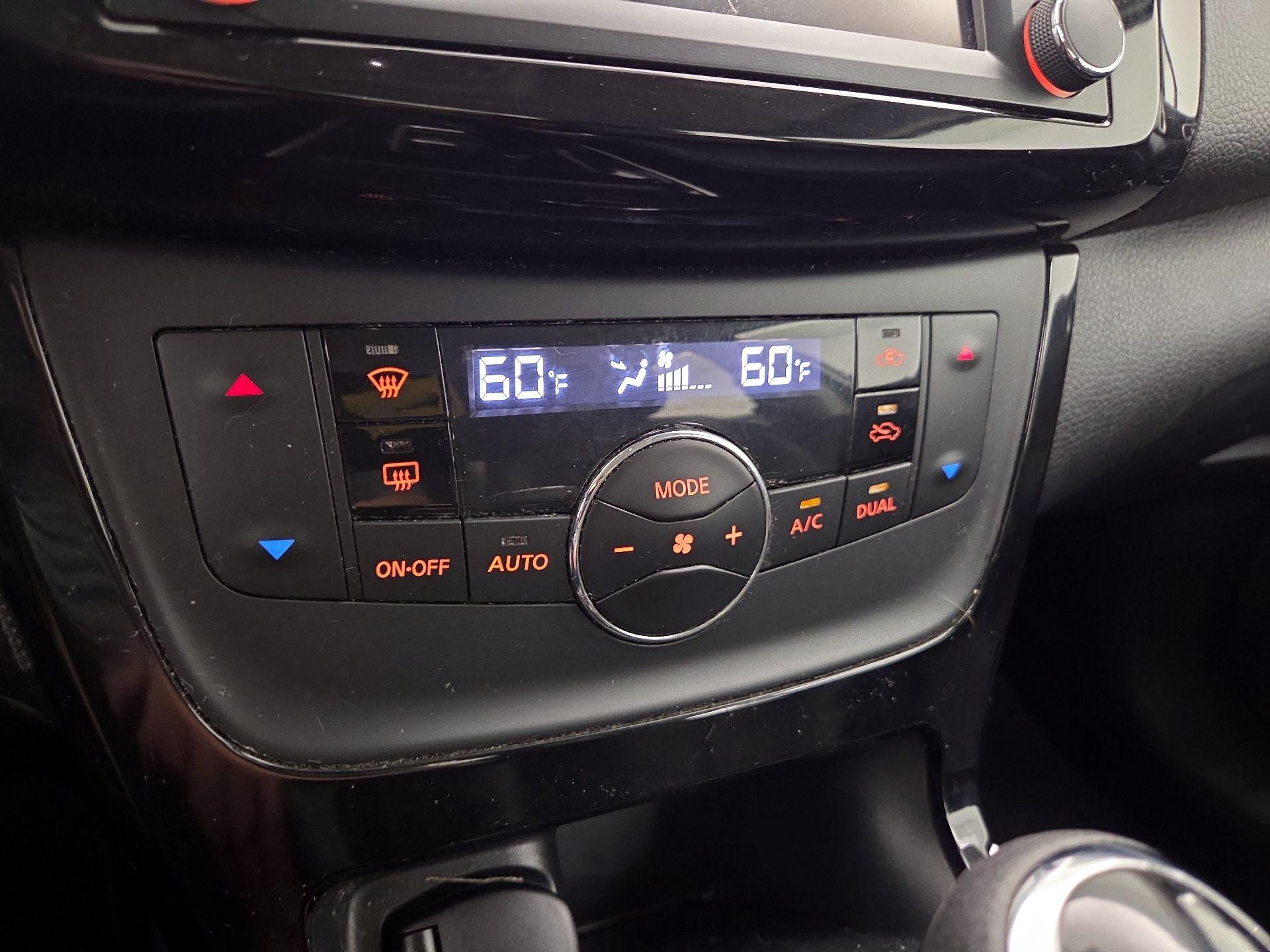 Thumbnail: 2016 Nissan Sentra - 17