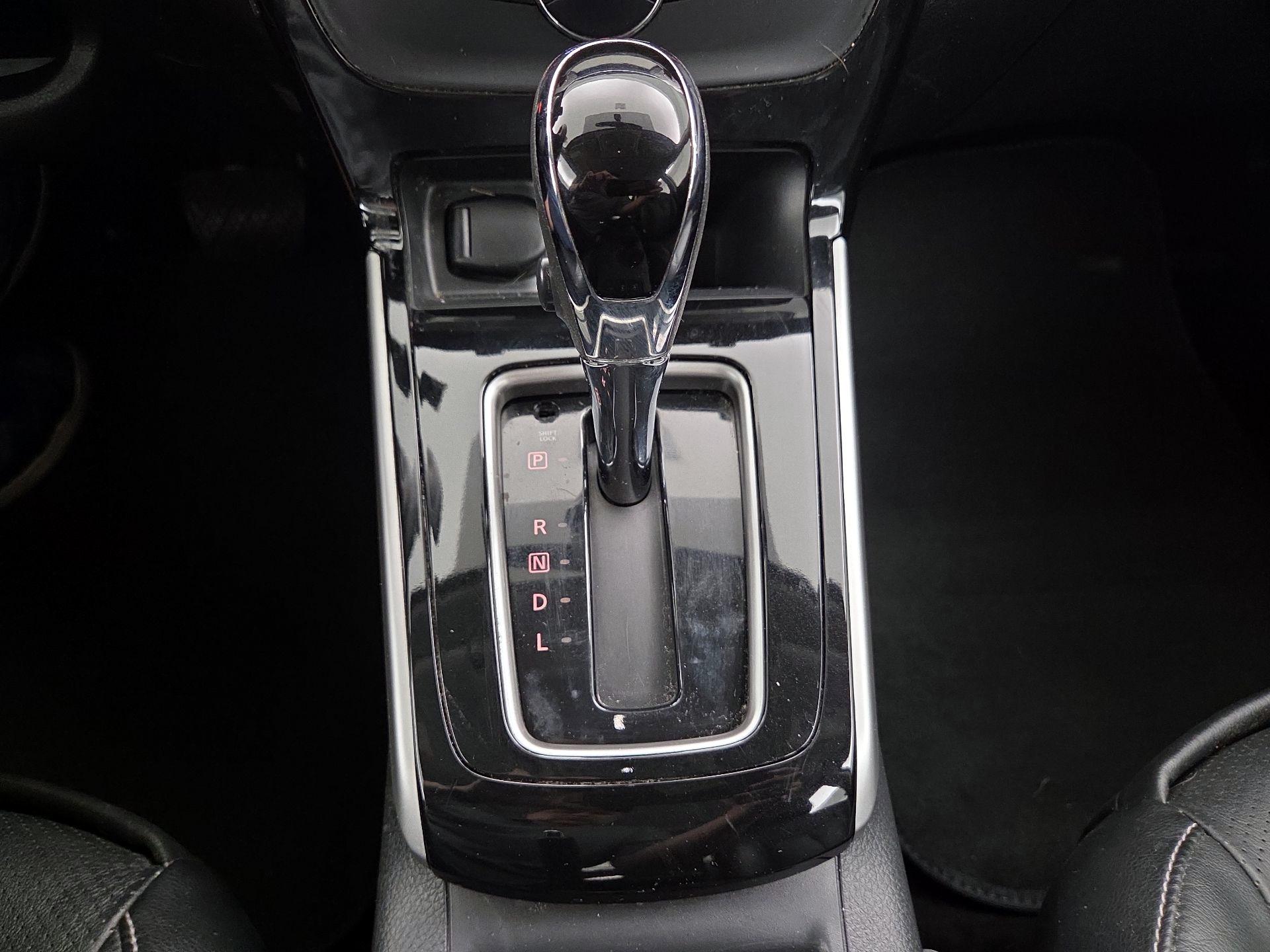 Thumbnail: 2016 Nissan Sentra - 18