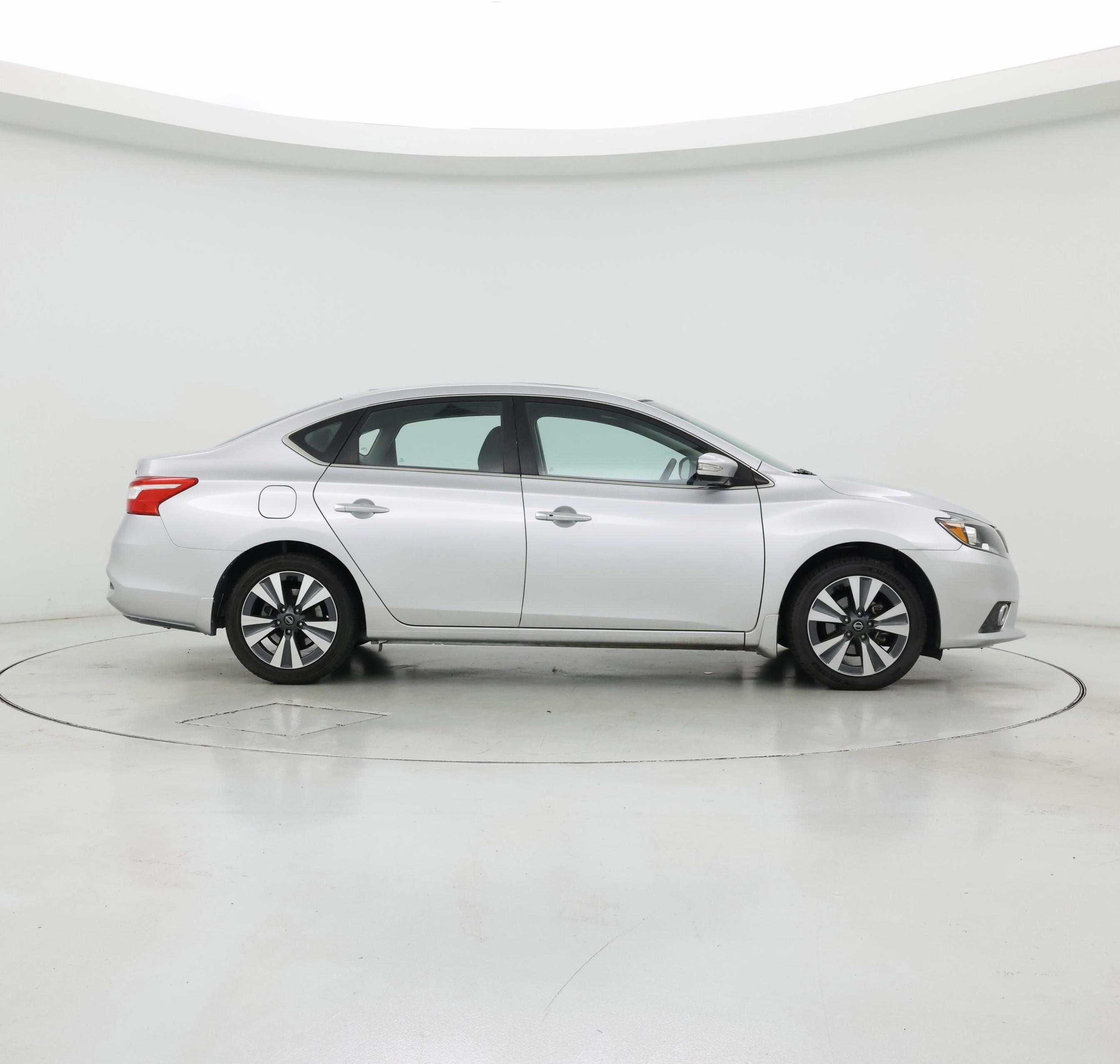 Thumbnail: 2016 Nissan Sentra - 7