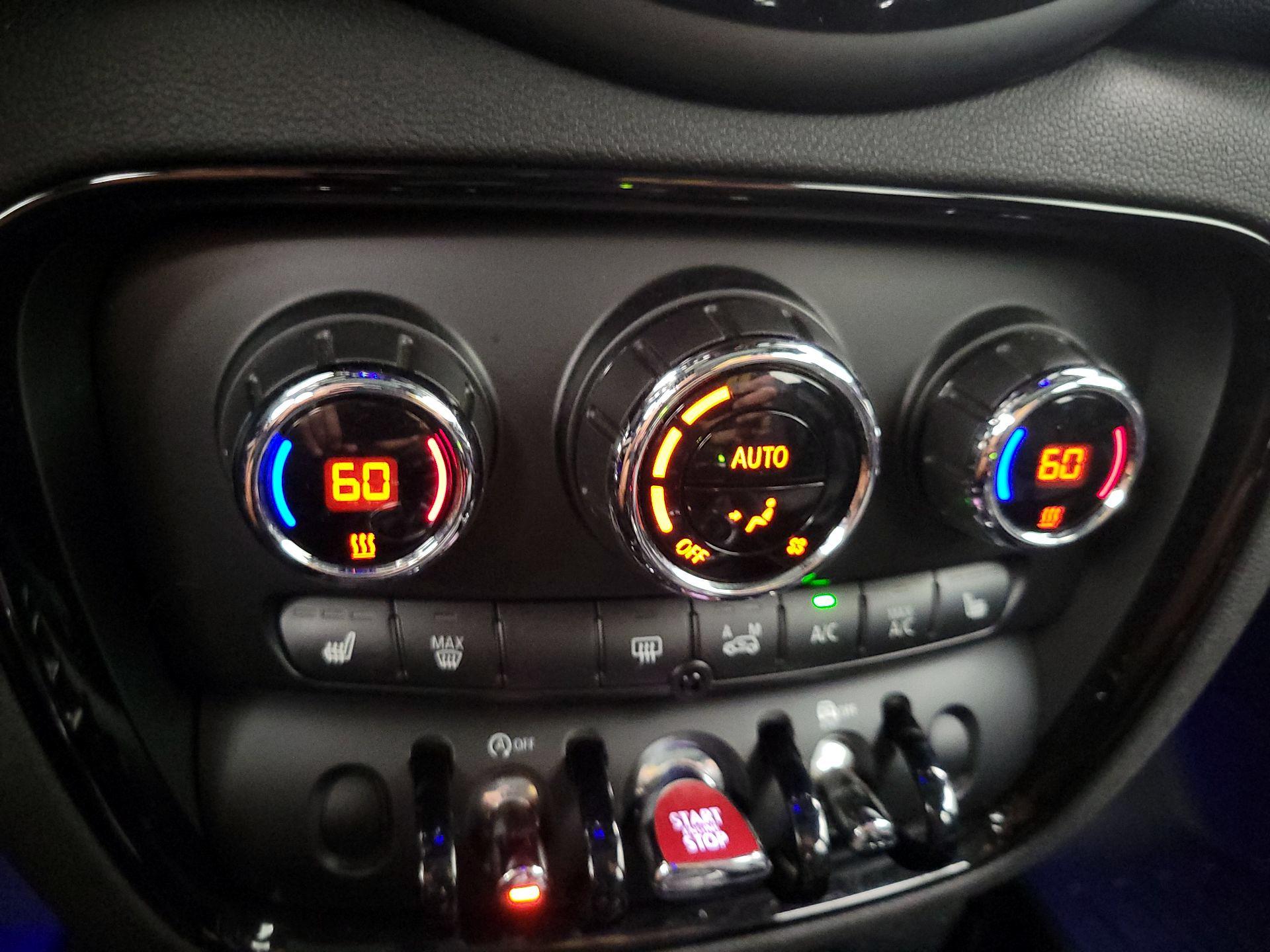 Thumbnail: 2016 MINI Cooper Clubman - 15