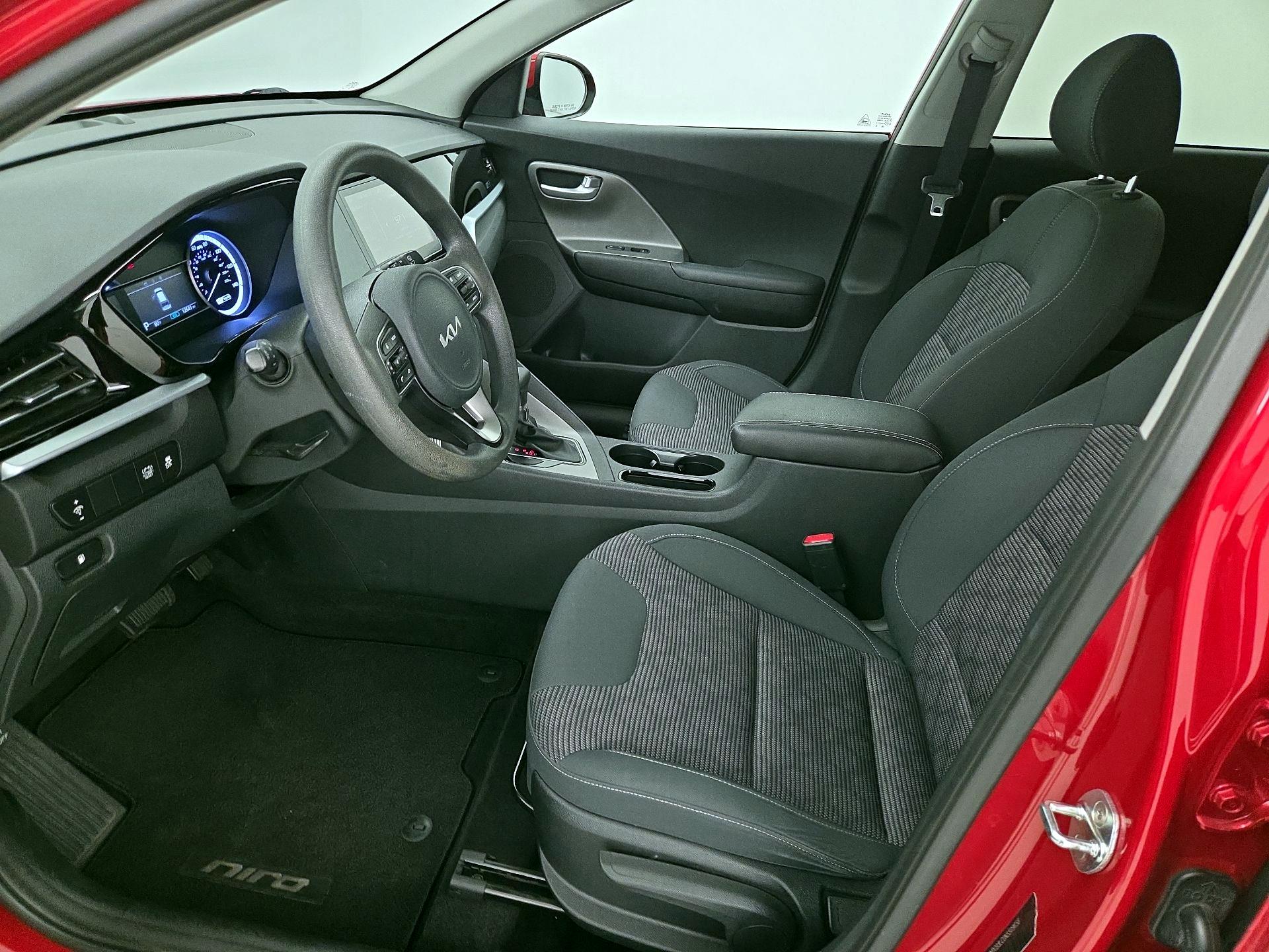 Thumbnail: 2022 Kia Niro - 11