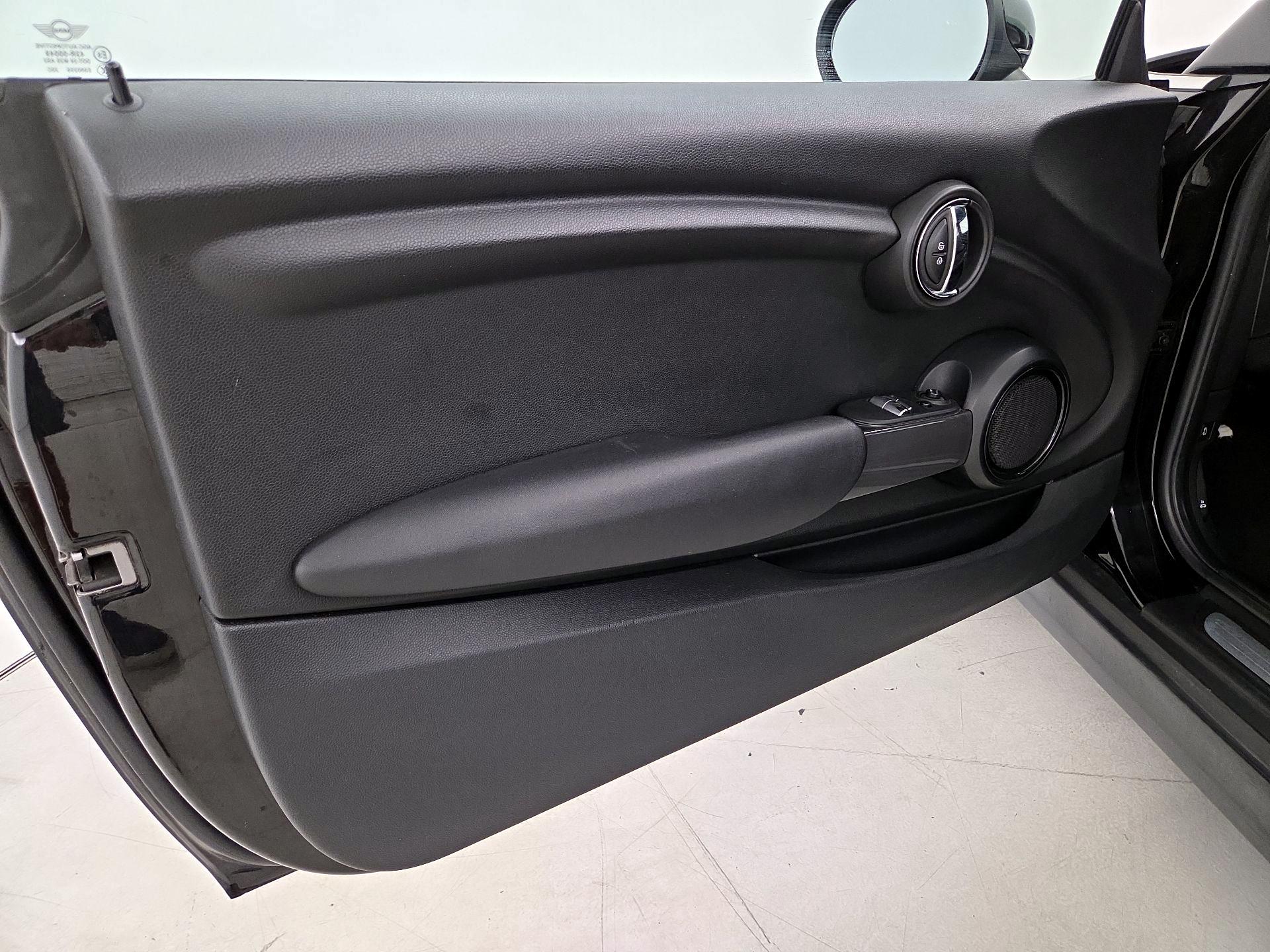 Thumbnail: 2018 MINI Cooper Hardtop - 12