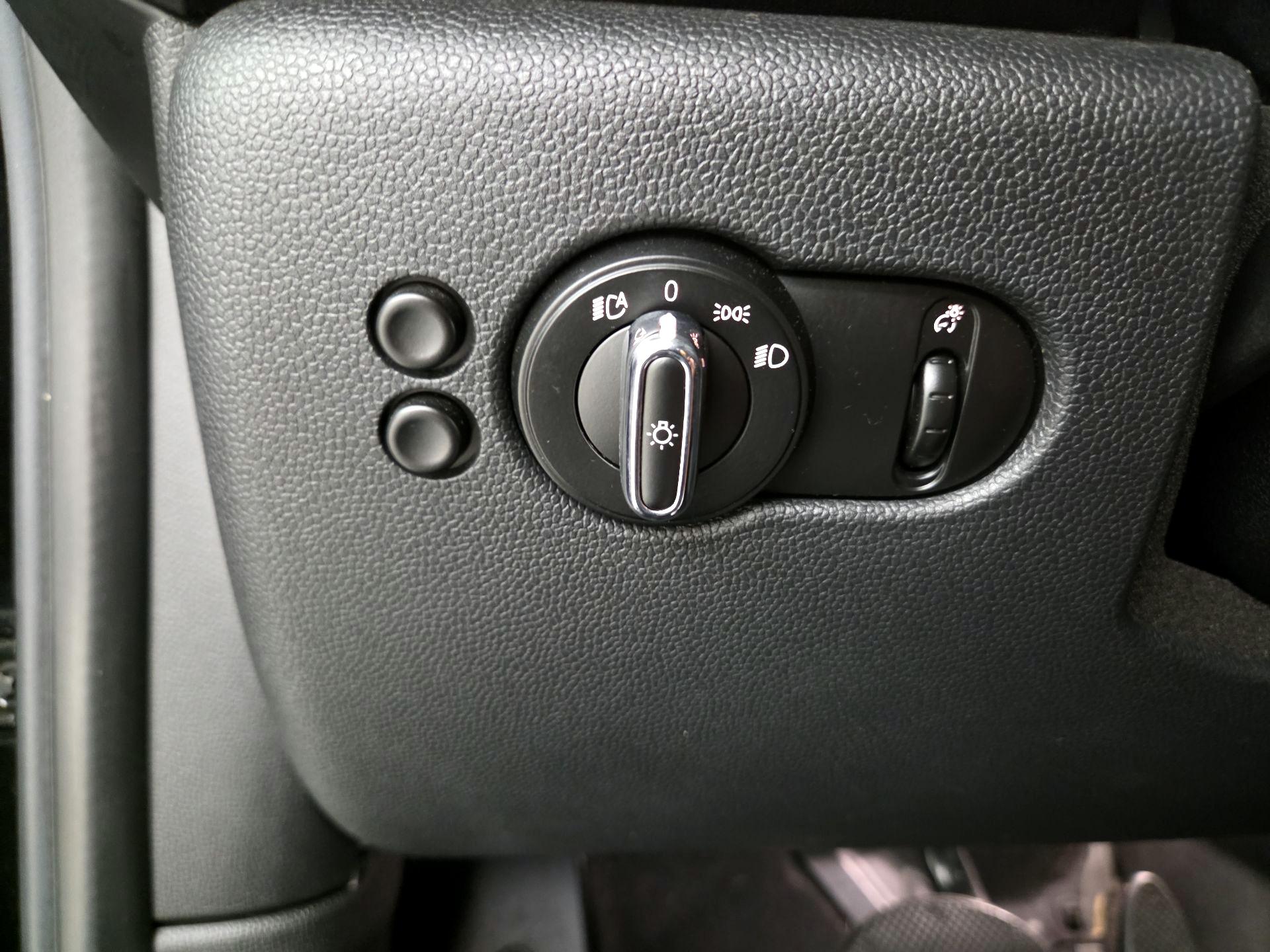 Thumbnail: 2018 MINI Cooper Hardtop - 13