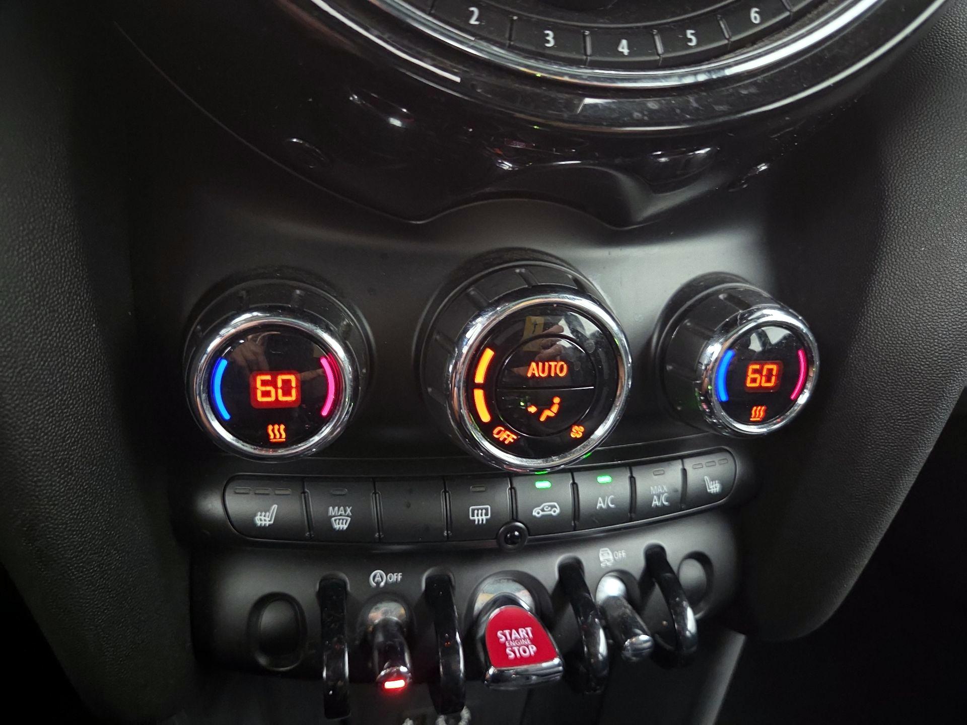 Thumbnail: 2018 MINI Cooper Hardtop - 16