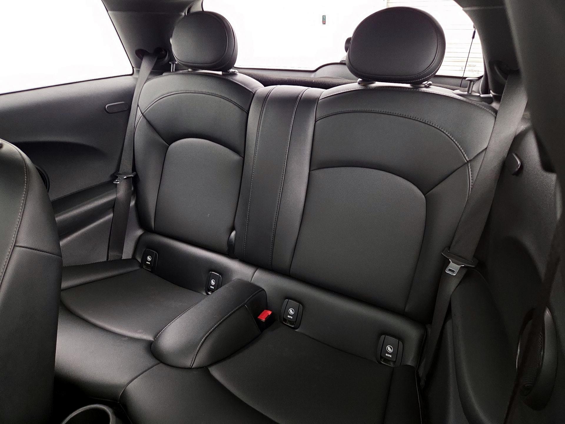Thumbnail: 2018 MINI Cooper Hardtop - 20