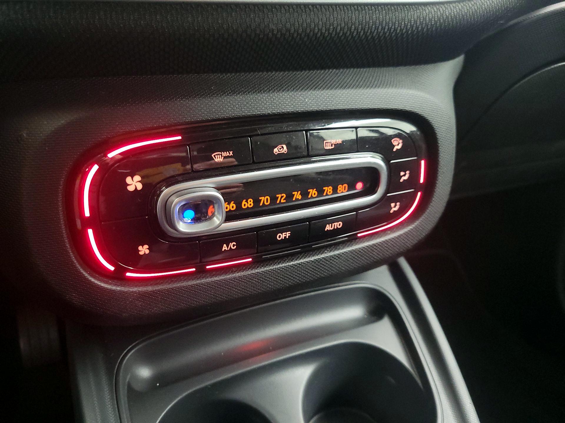 Thumbnail: 2016 smart fortwo - 15