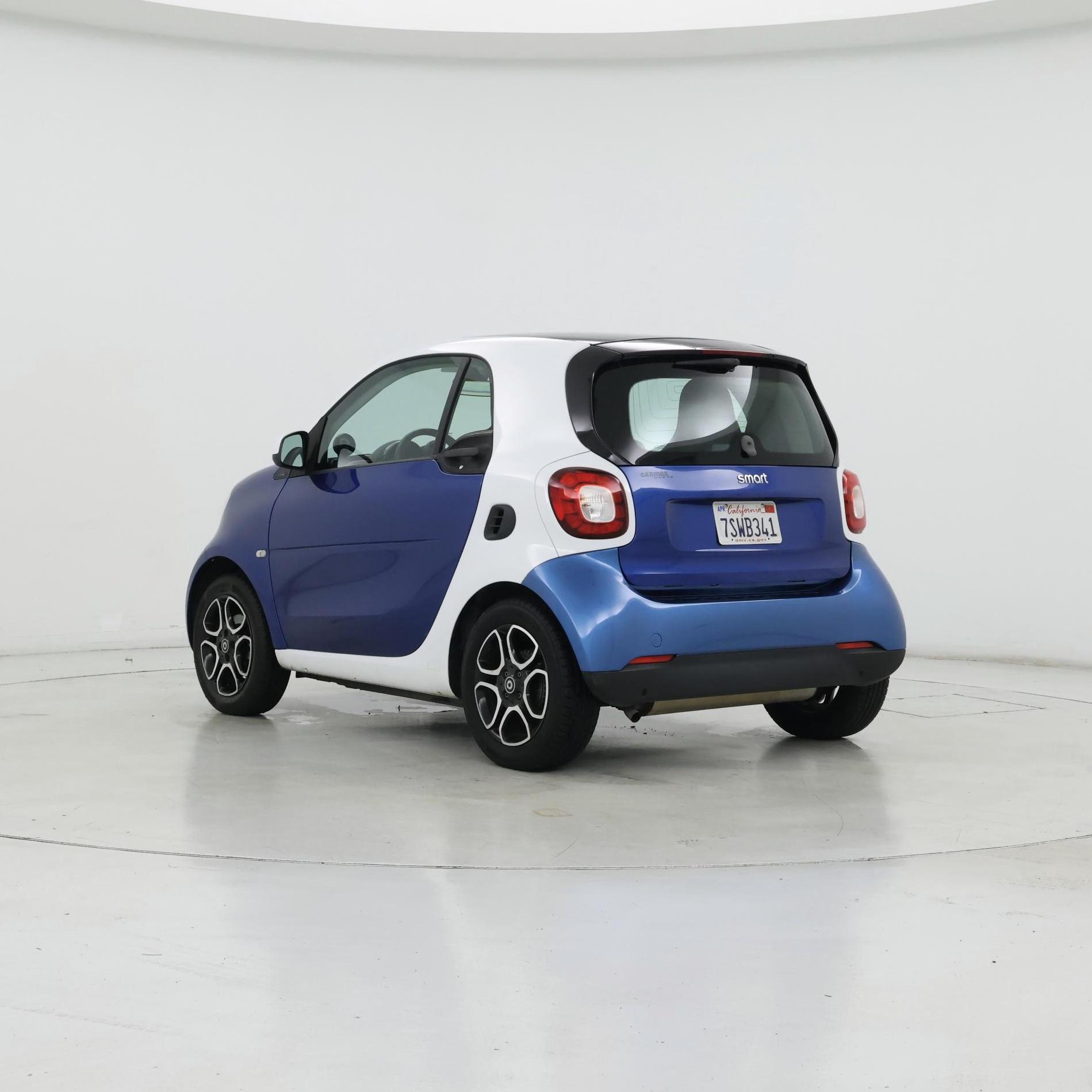 Thumbnail: 2016 smart fortwo - 2