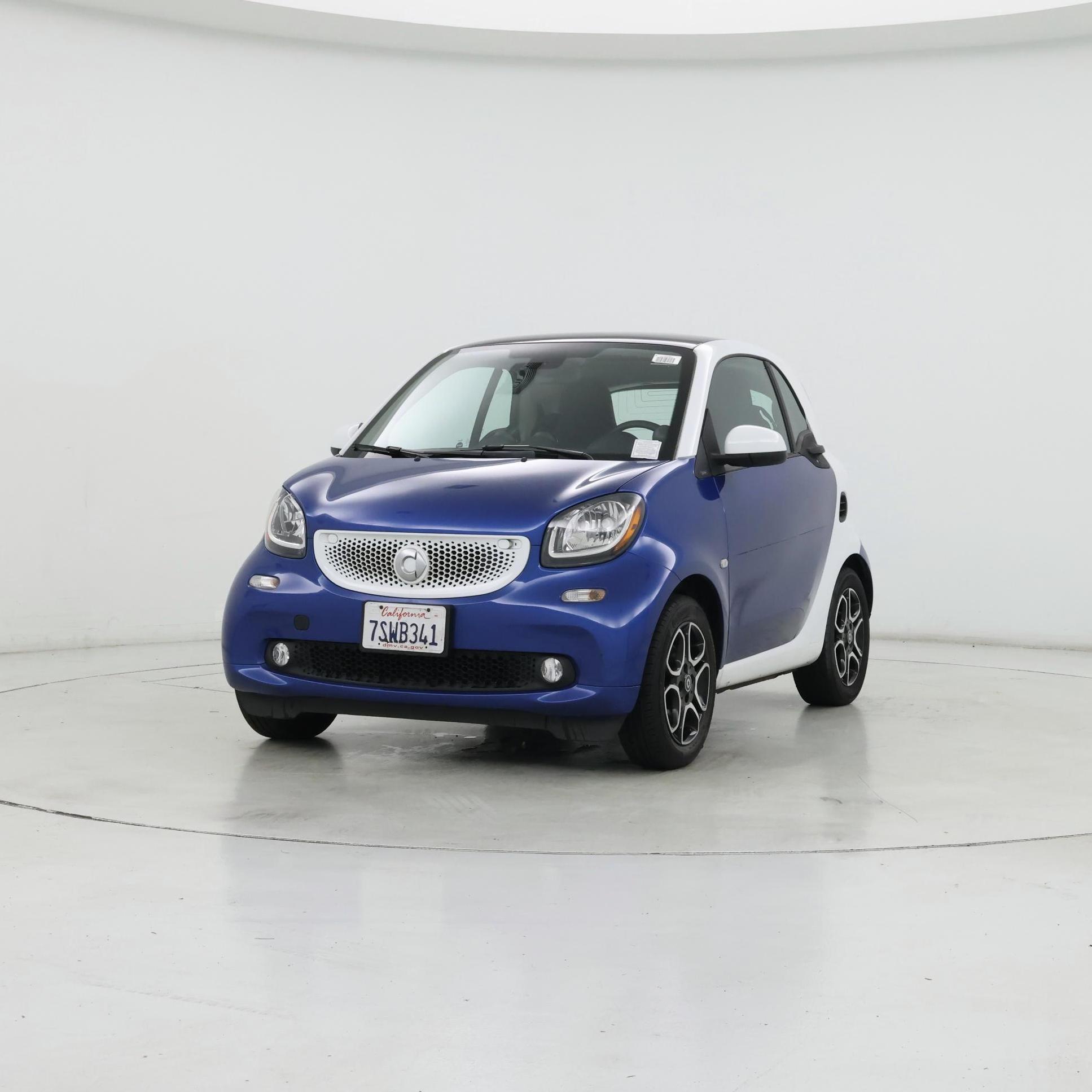 Thumbnail: 2016 smart fortwo - 4