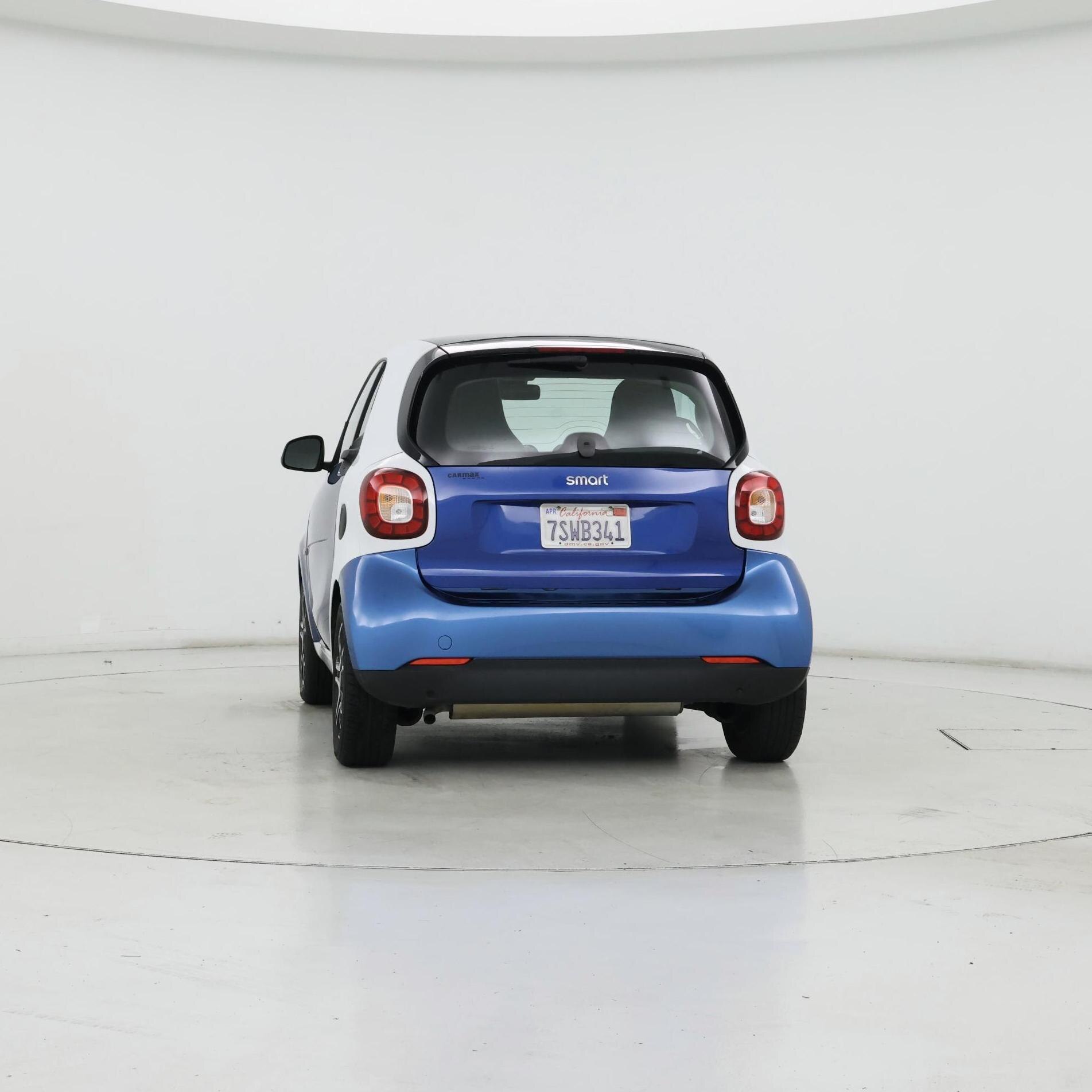 Thumbnail: 2016 smart fortwo - 6