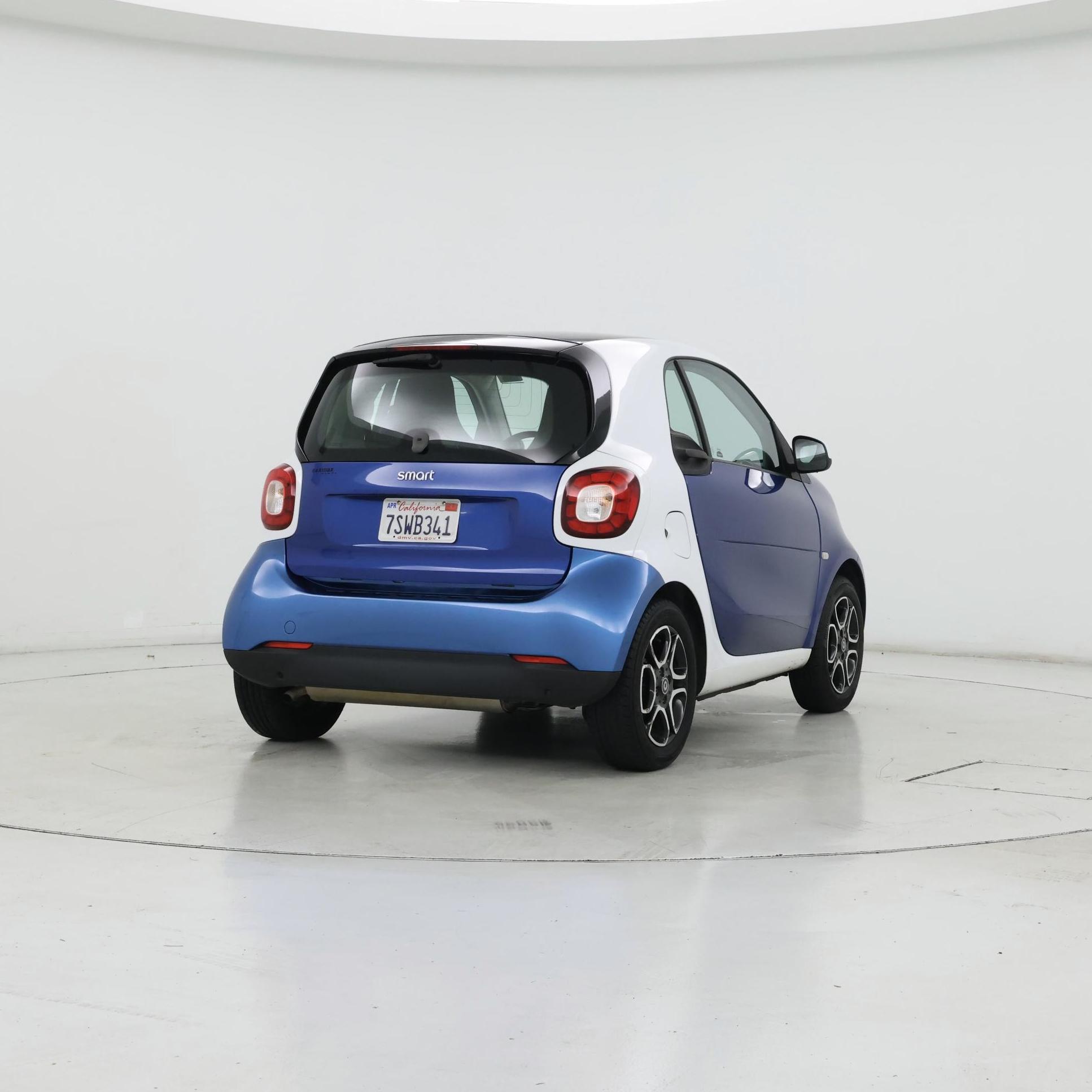 Thumbnail: 2016 smart fortwo - 8