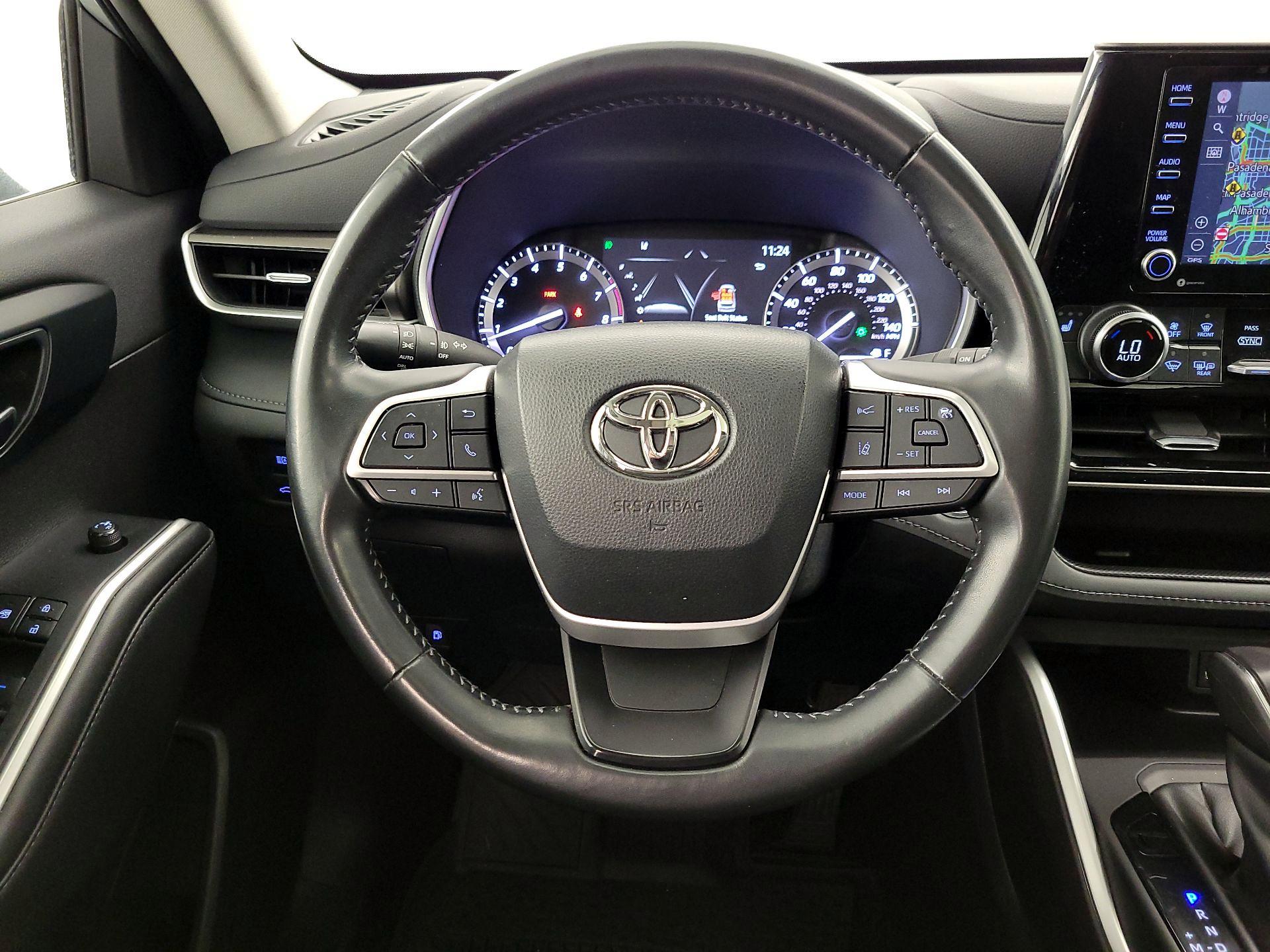 Thumbnail: 2022 Toyota Highlander - 10